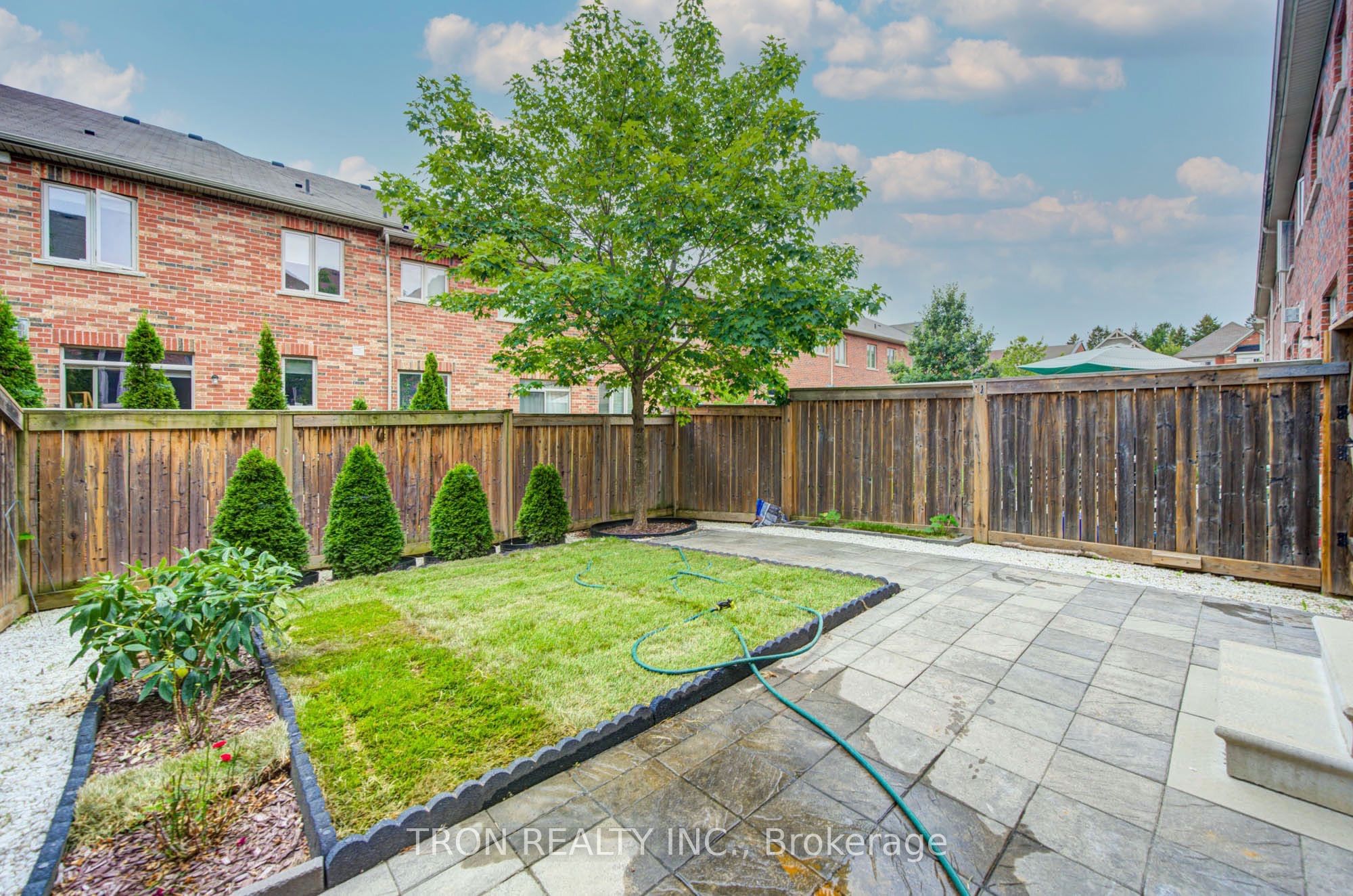 33 Mazarine Lane Property Photo 6