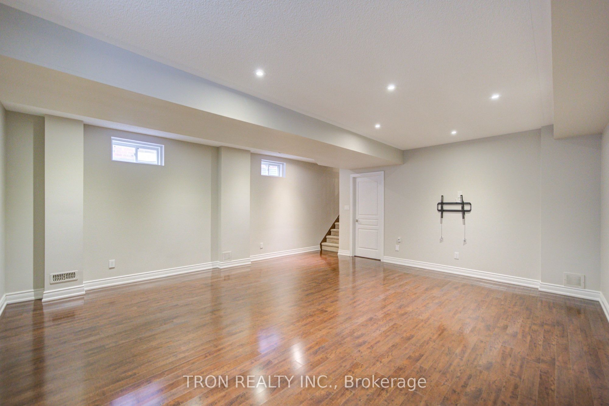 33 Mazarine Lane Property Photo 42