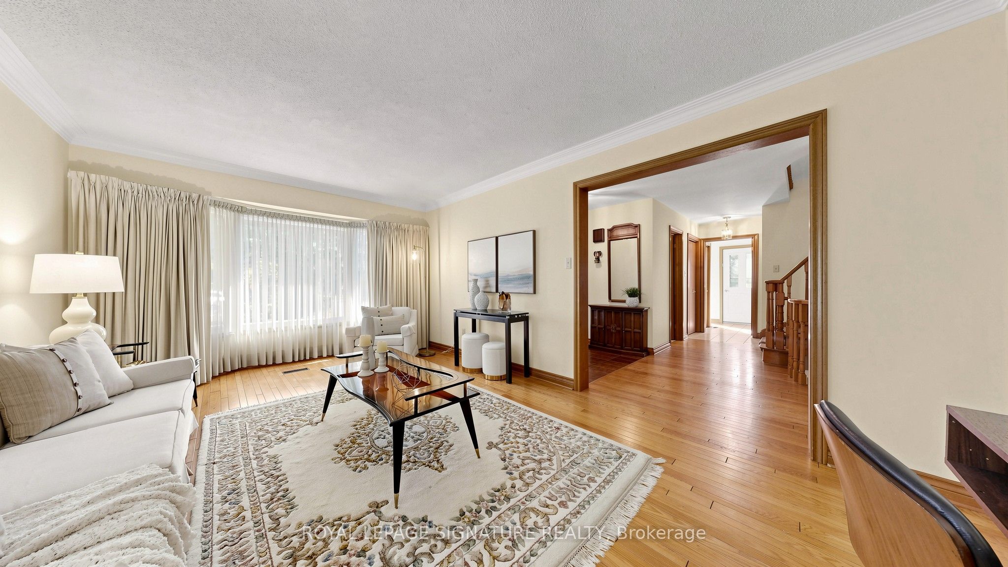 8 Royal Garden Boulevard Property Photo 5