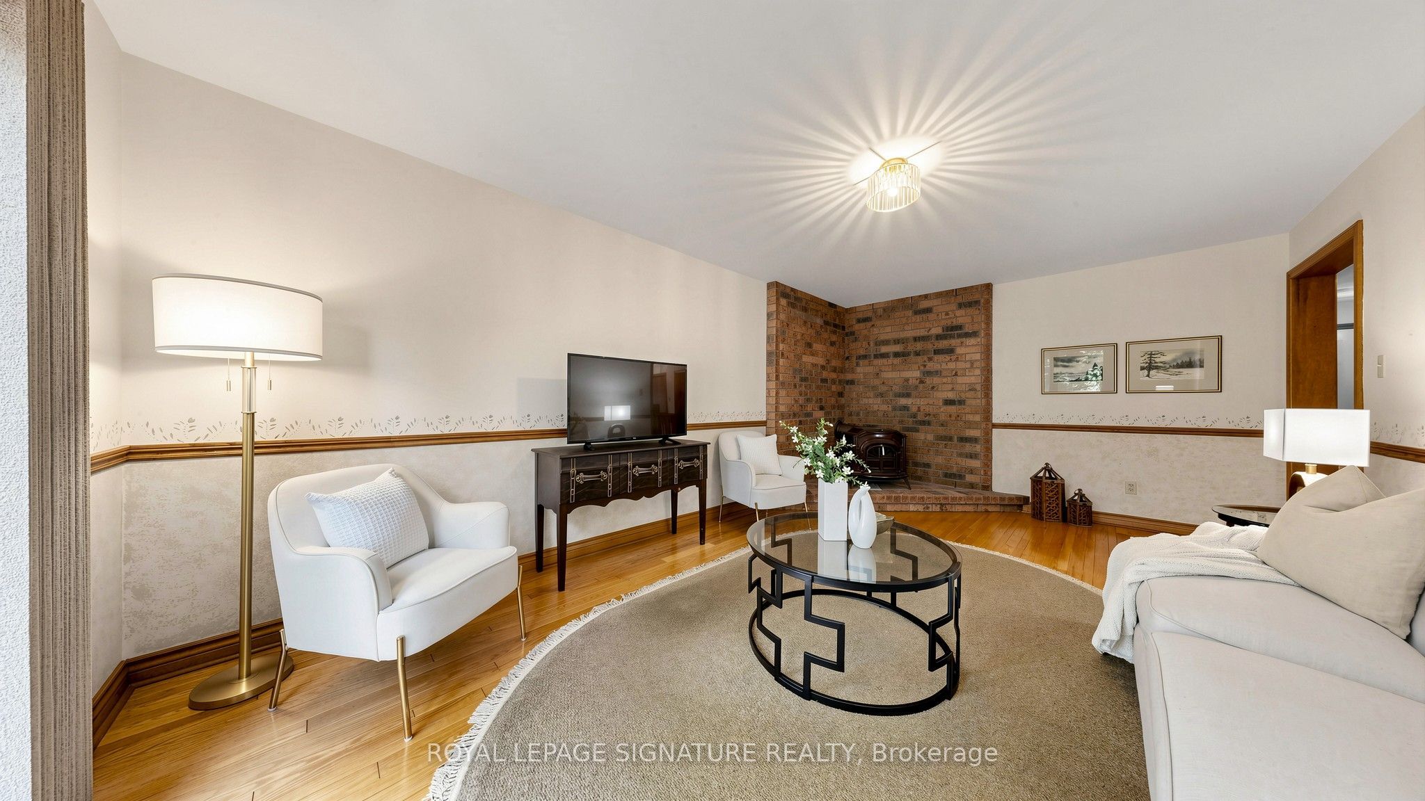 8 Royal Garden Boulevard Property Photo 9