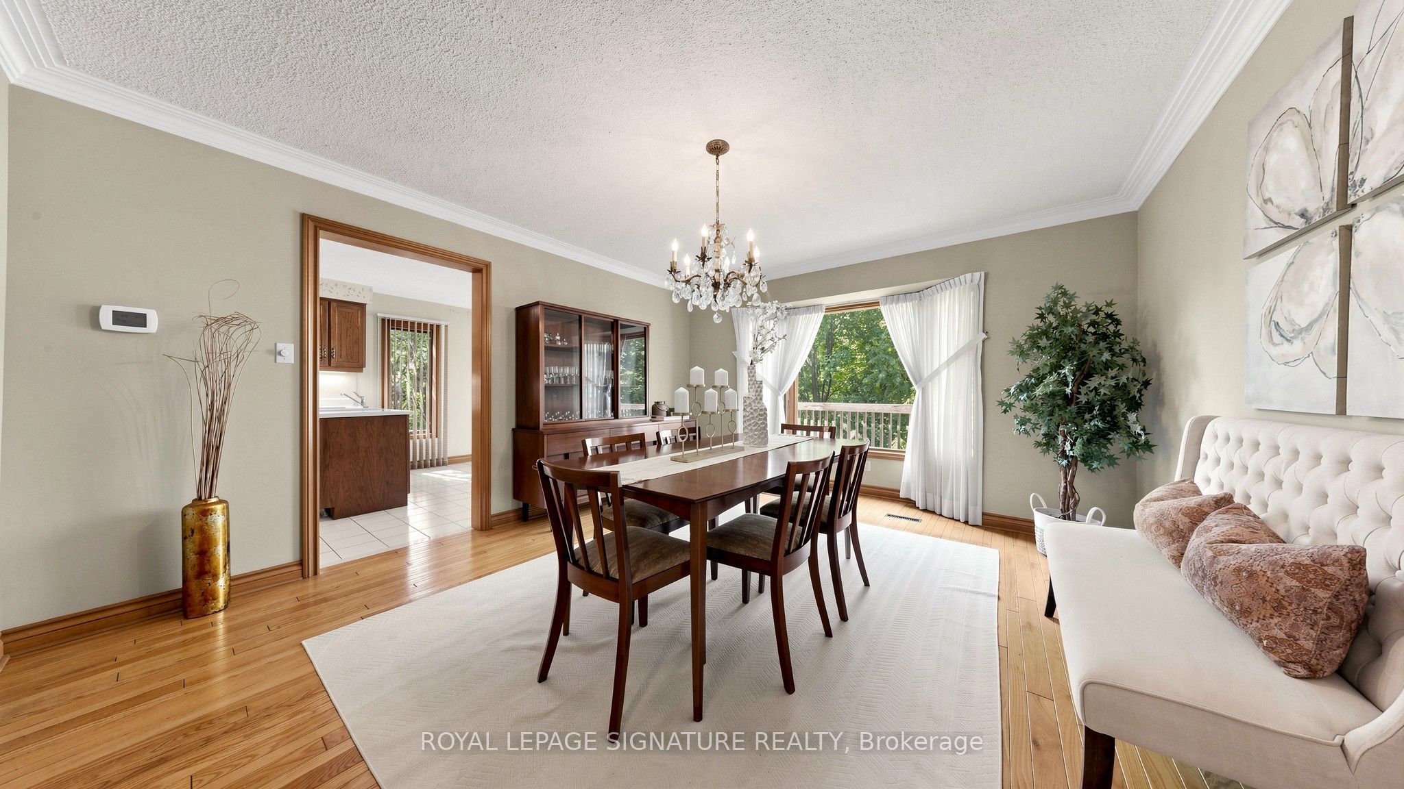 8 Royal Garden Boulevard Property Photo 10