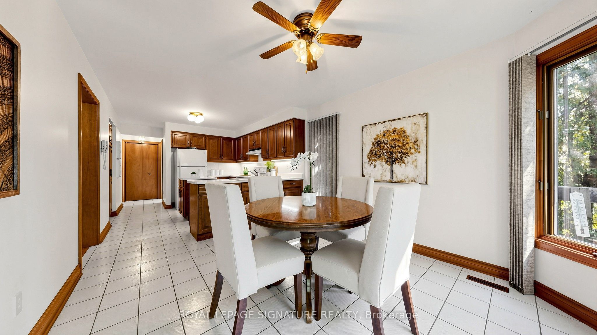8 Royal Garden Boulevard Property Photo 16