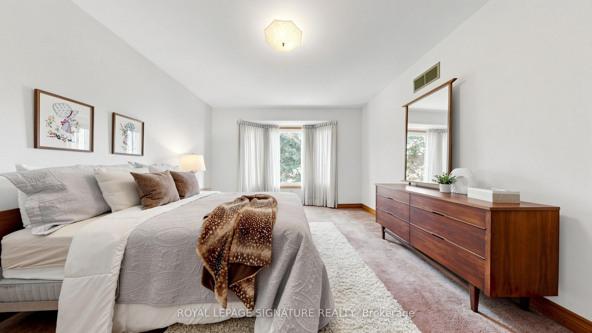 8 Royal Garden Boulevard Property Photo 29