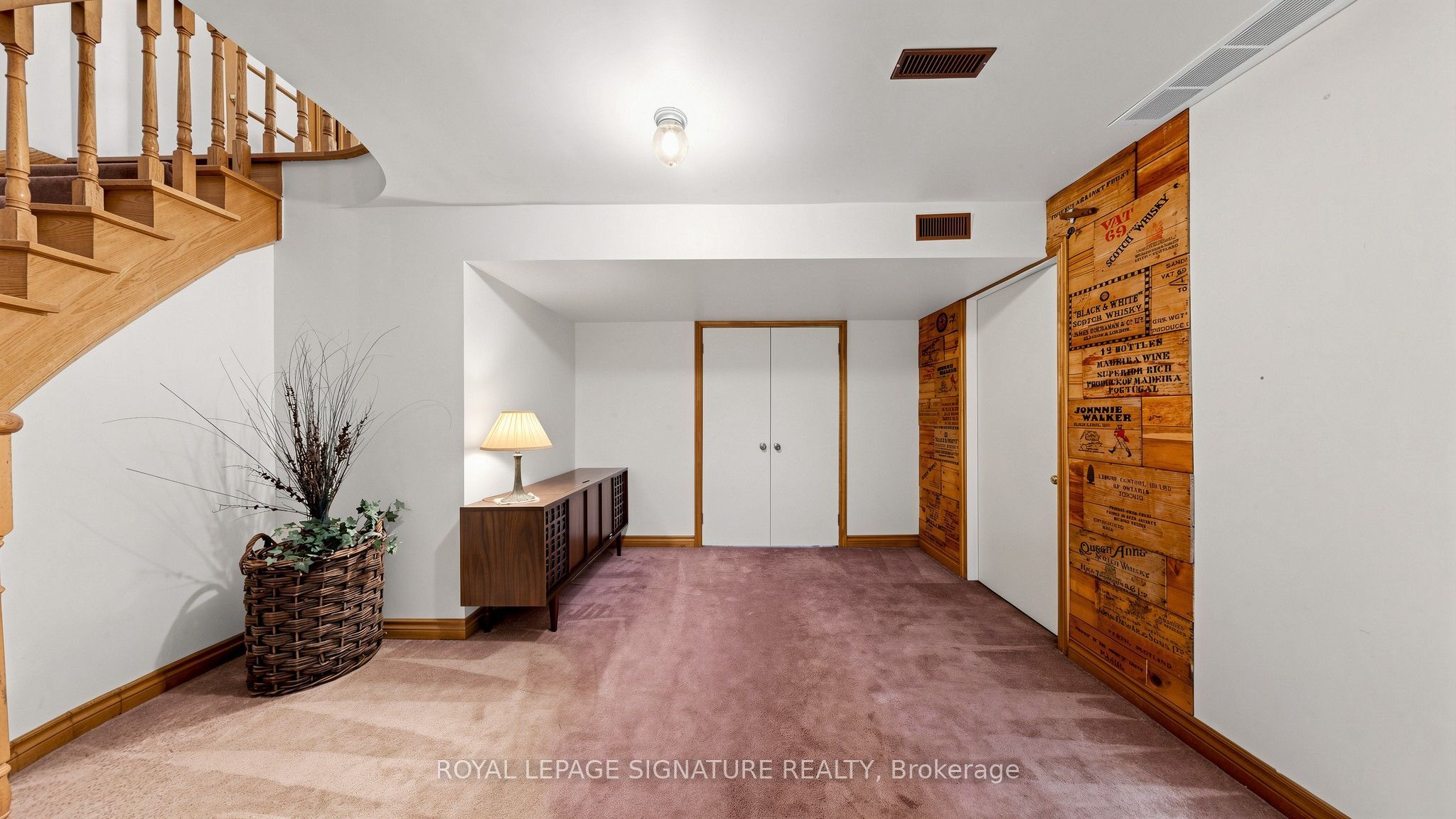 8 Royal Garden Boulevard Property Photo 35