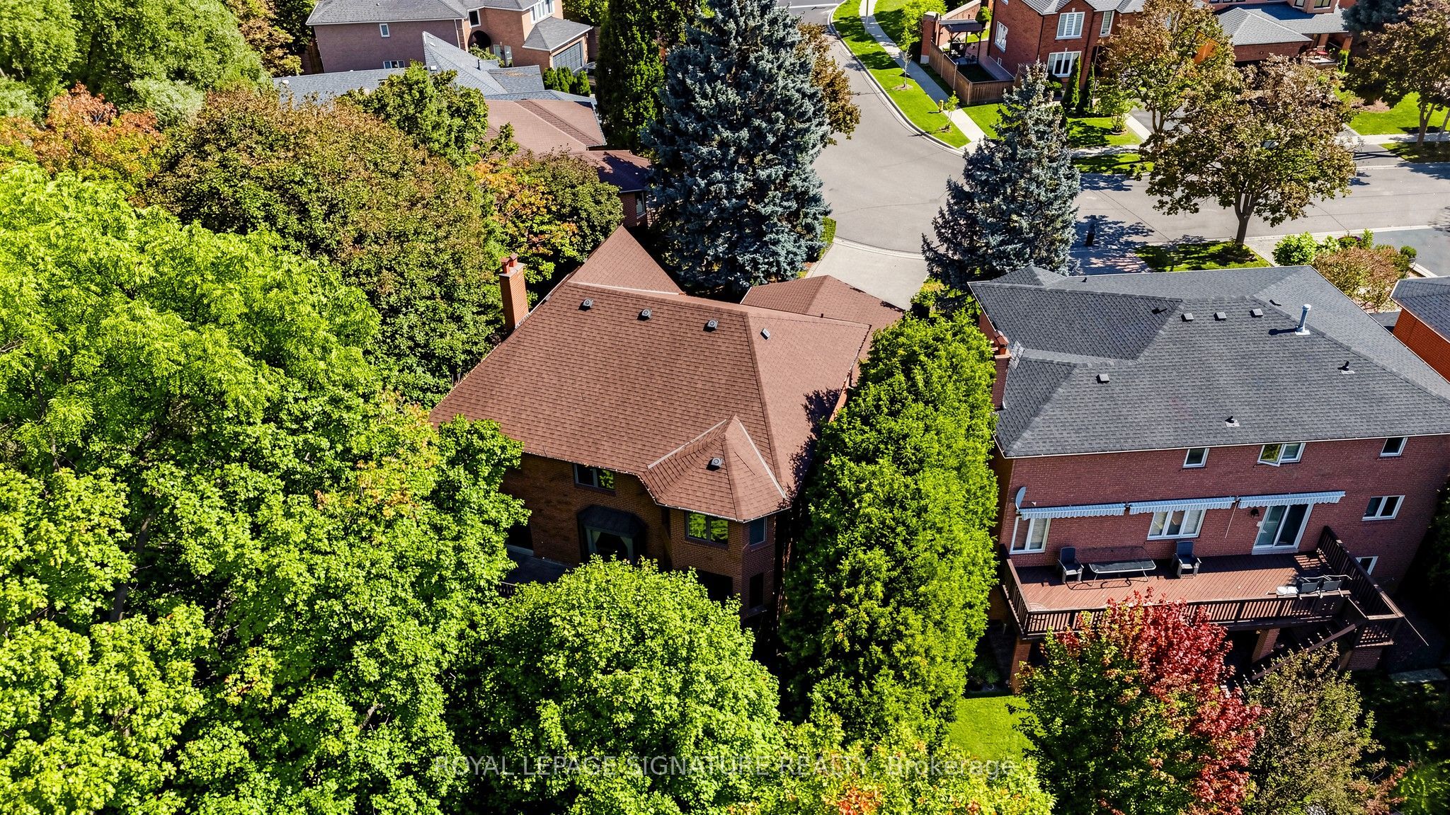 8 Royal Garden Boulevard Property Photo 43