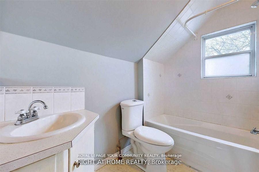 13066 Keele Street Property Photo 22