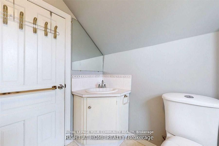 13066 Keele Street Property Photo 23