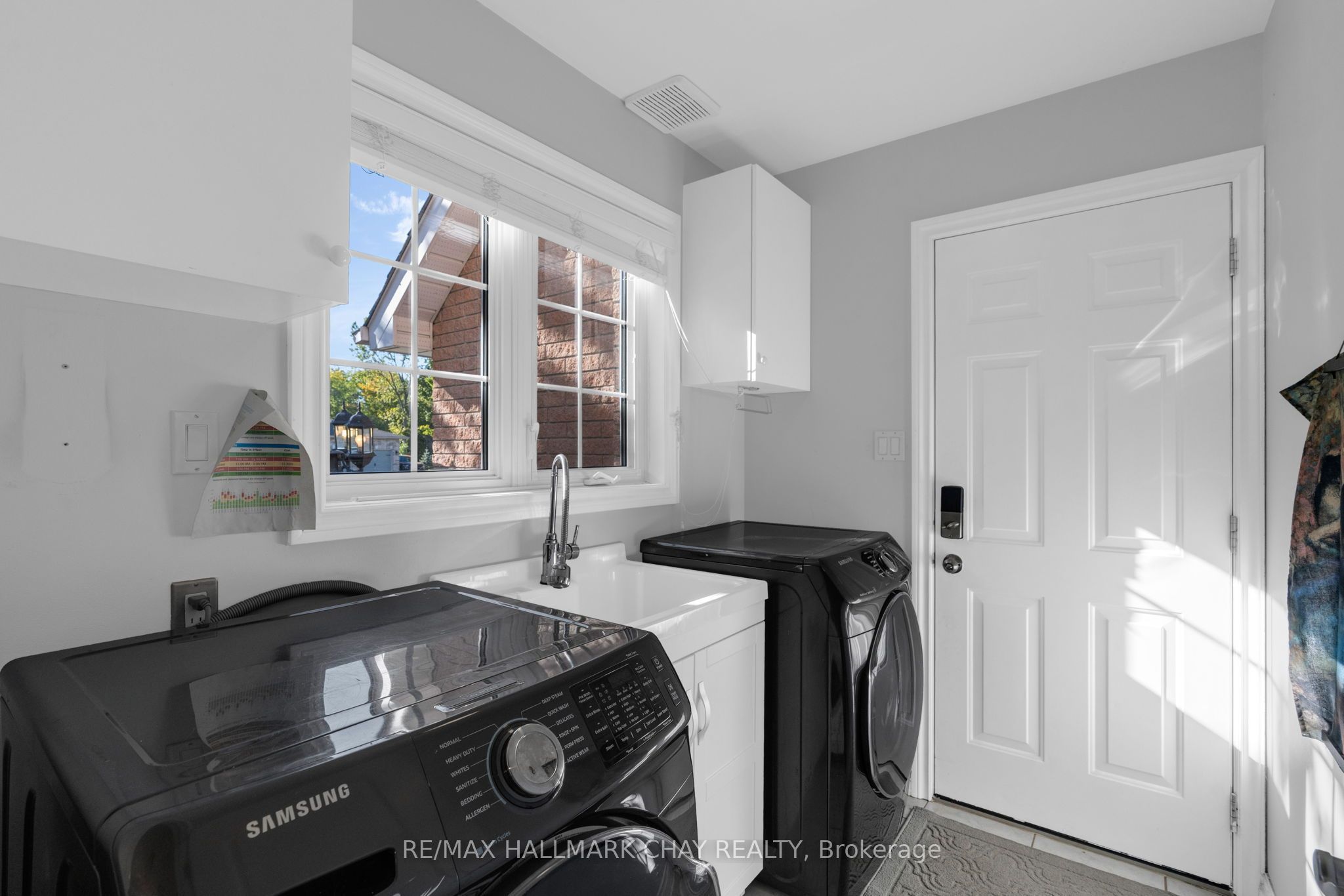 3667 Kimberley Street Property Photo 16