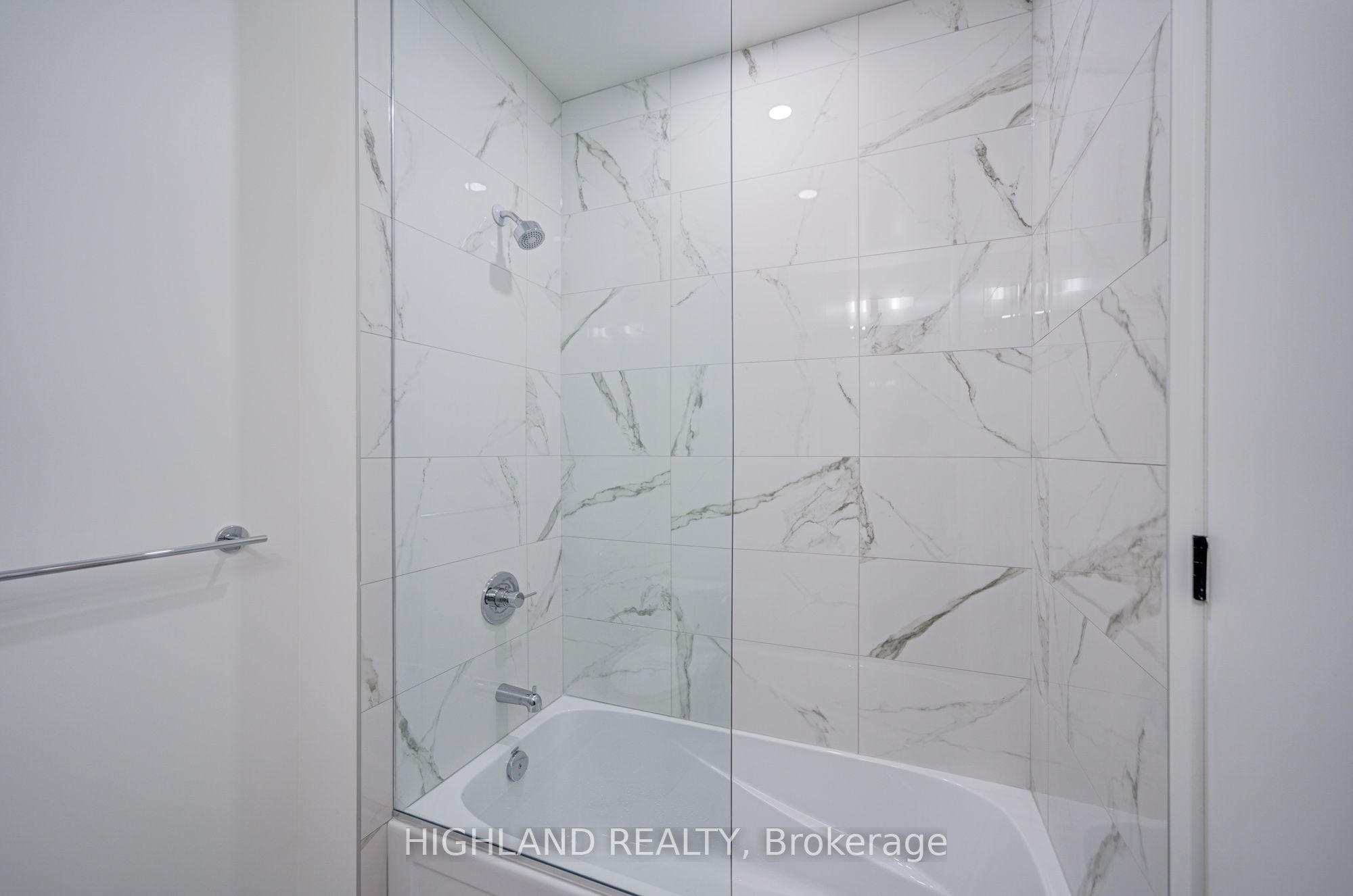 8 Interchange Way 2705 Property Photo 14