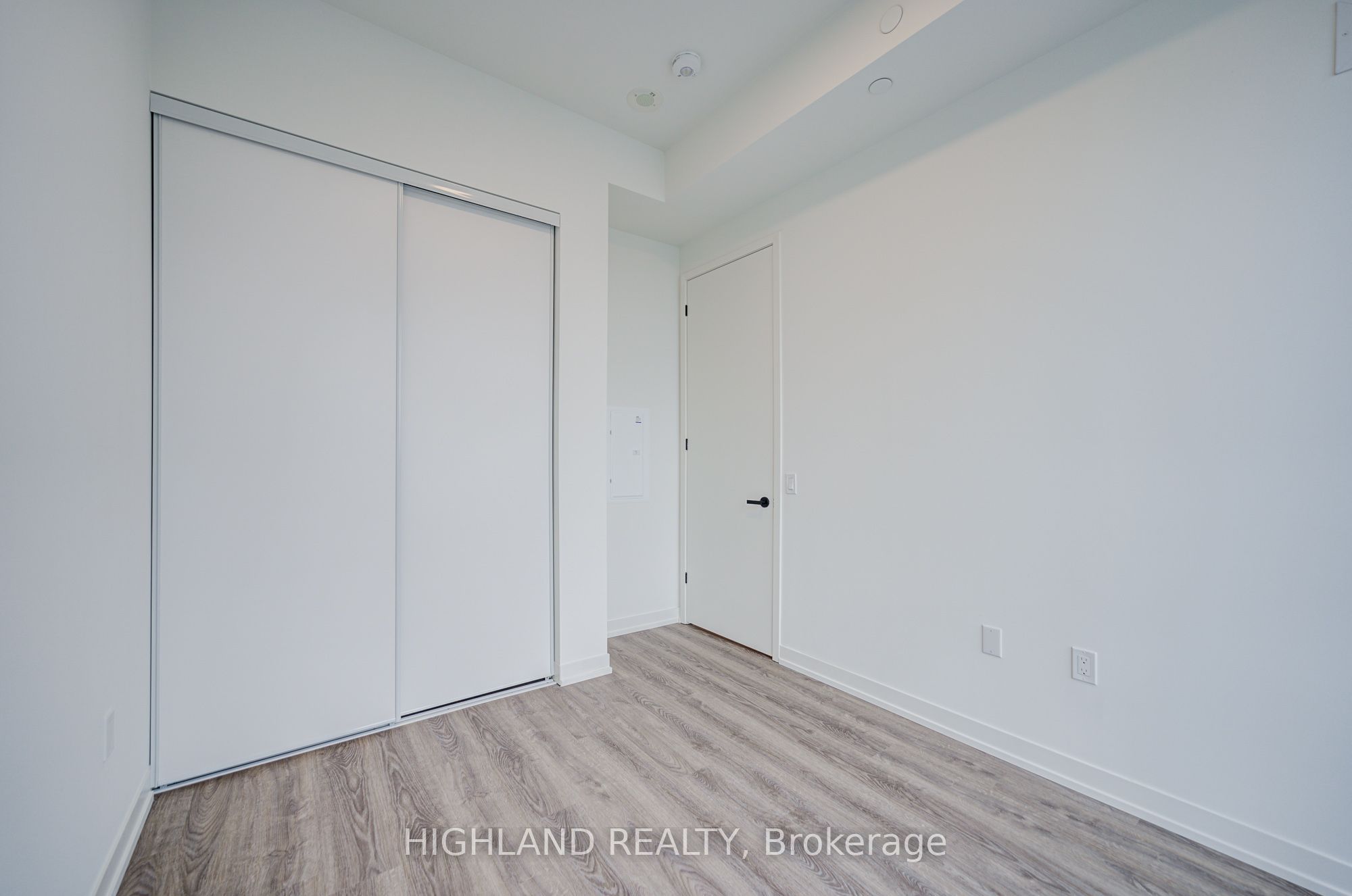 8 Interchange Way 2705 Property Photo 16