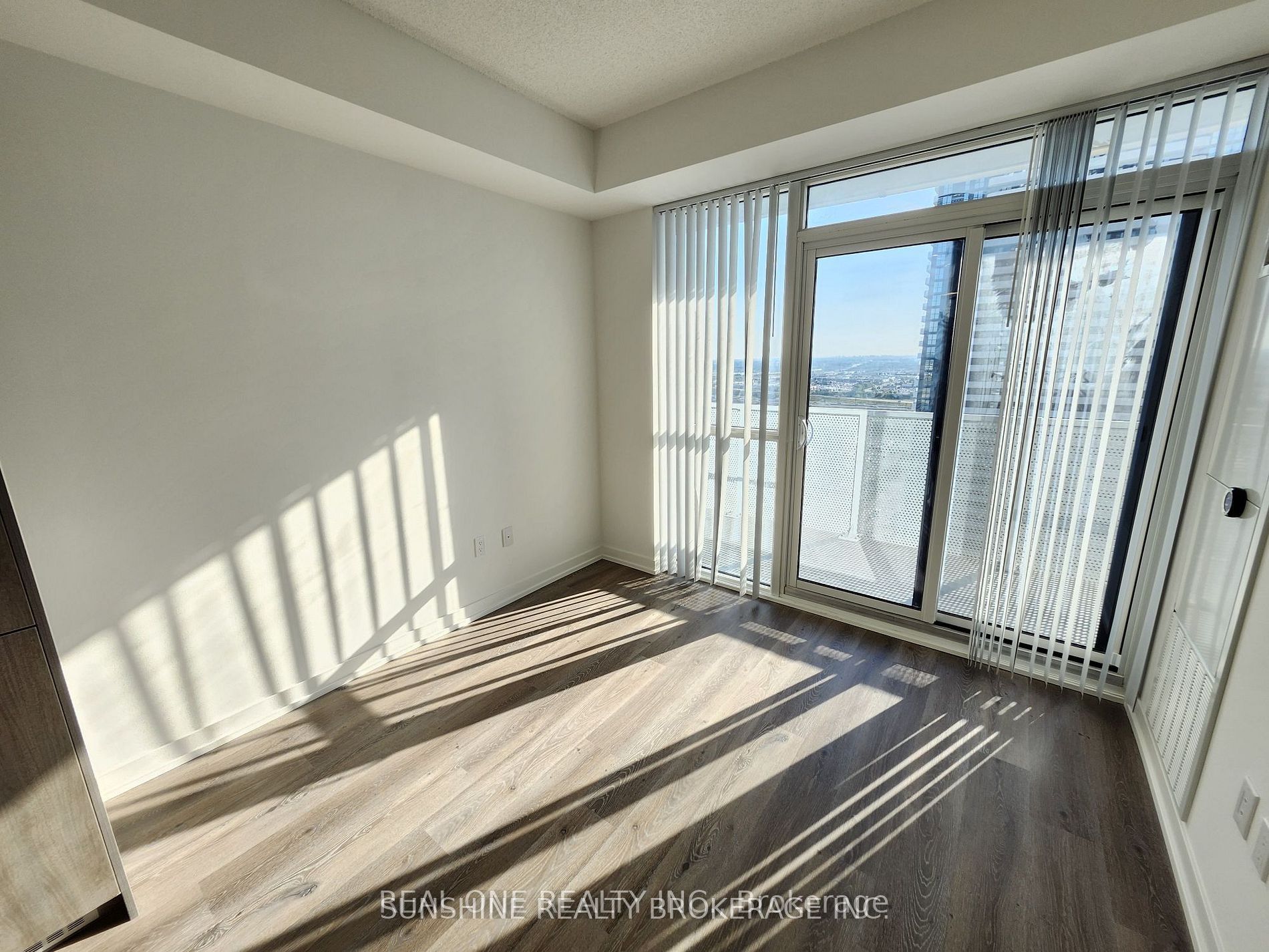 28 Interchange Way 4116 Property Photo 12