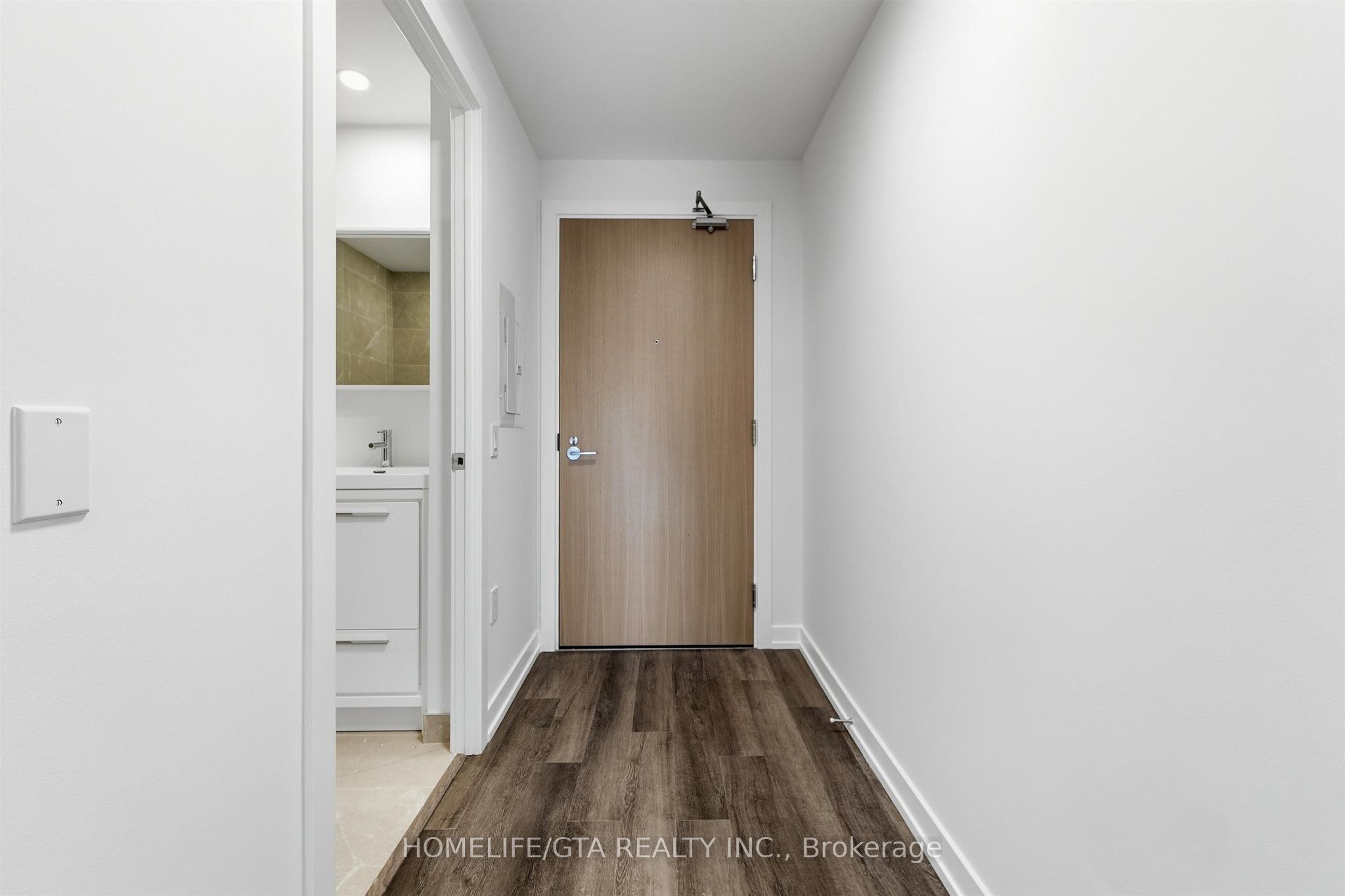 5 Meadowdale Road 212 Property Photo 7