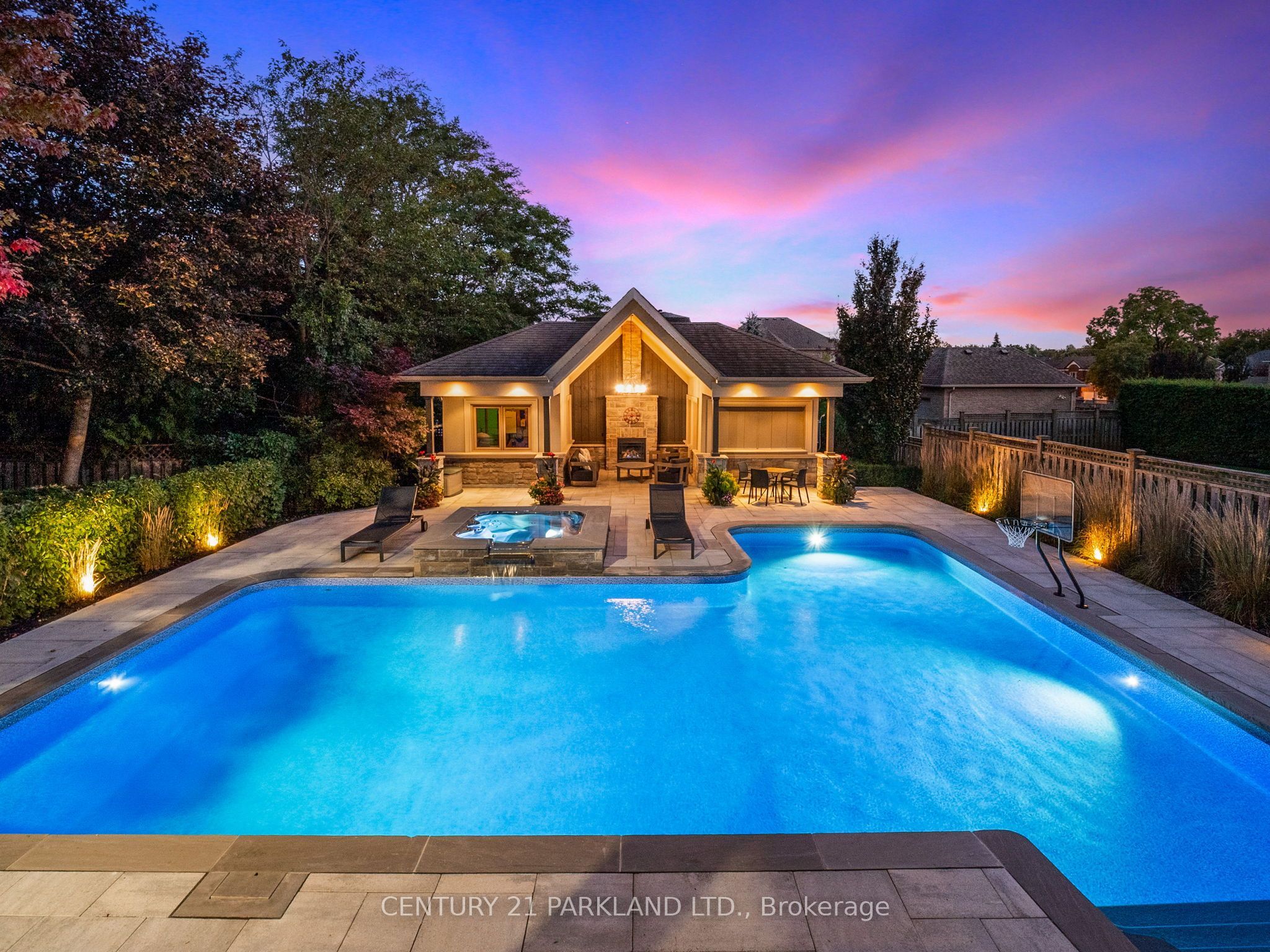 171 Oxford Street Property Photo 3