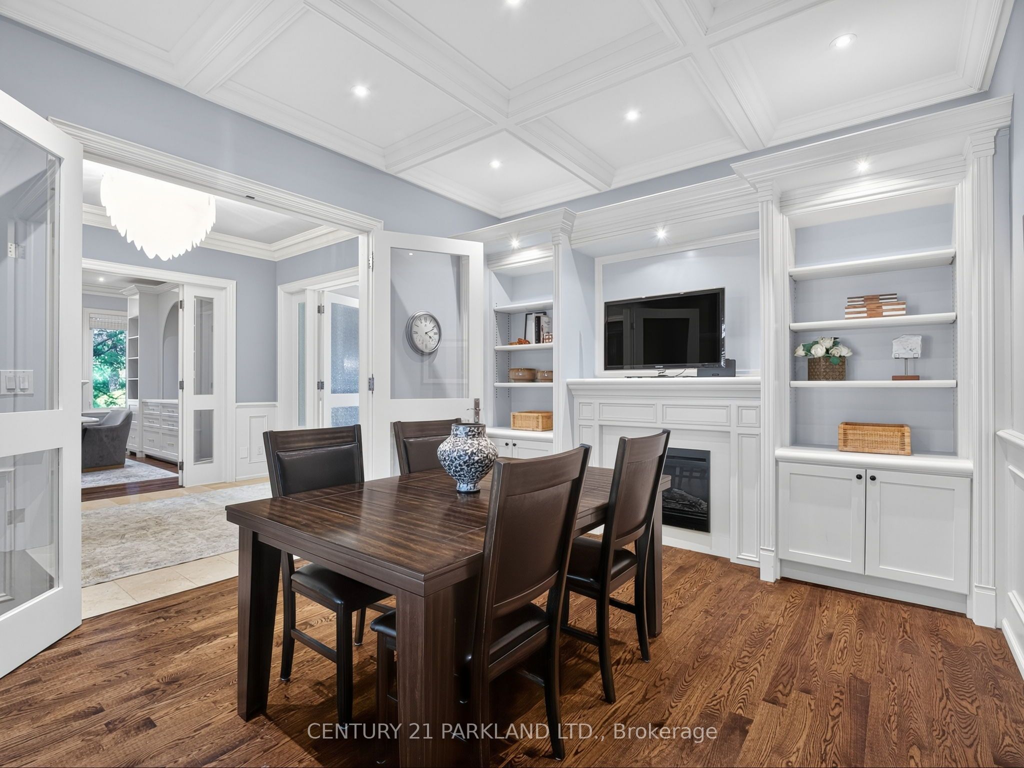 171 Oxford Street Property Photo 6