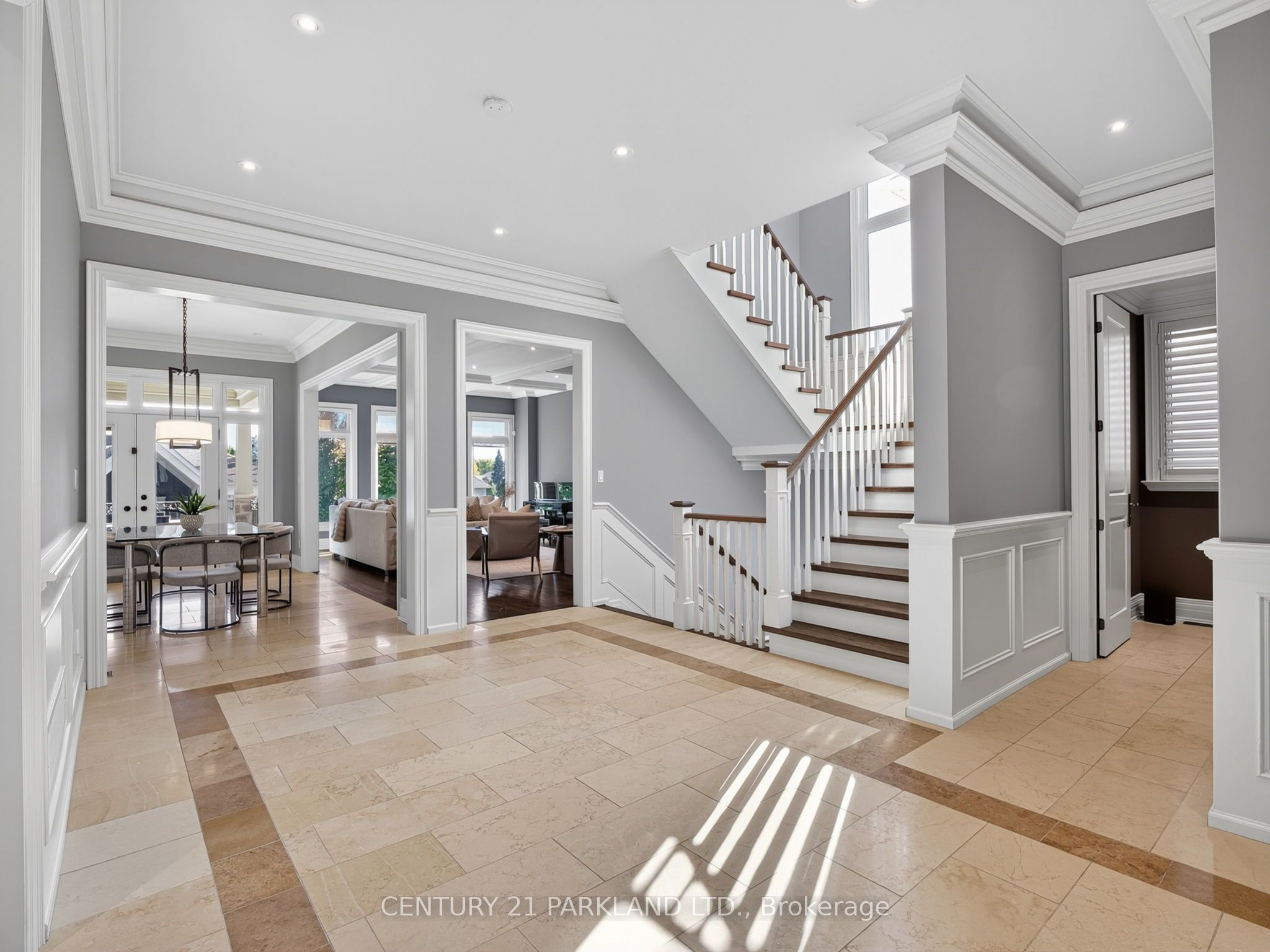 171 Oxford Street Property Photo 10