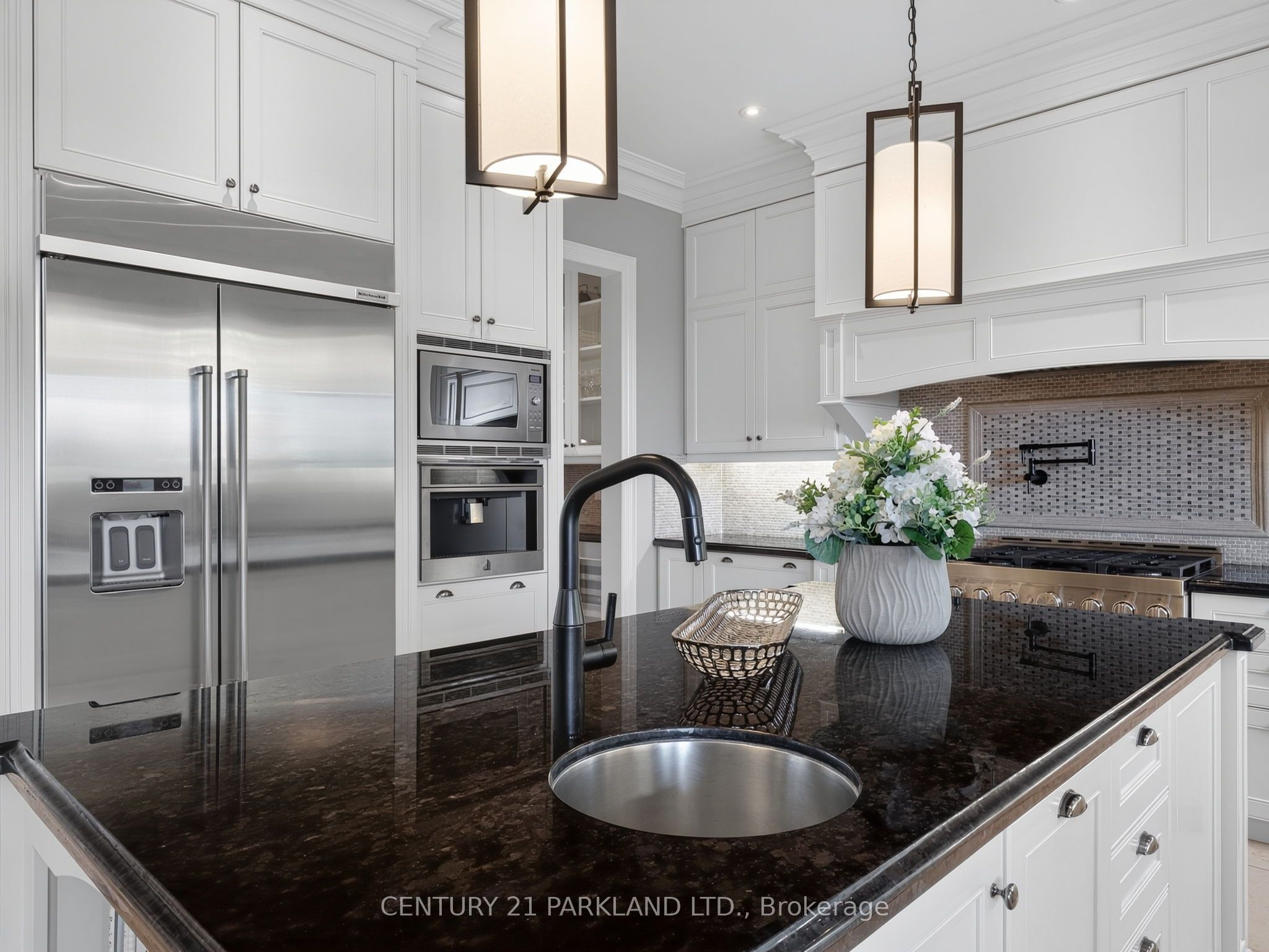 171 Oxford Street Property Photo 14