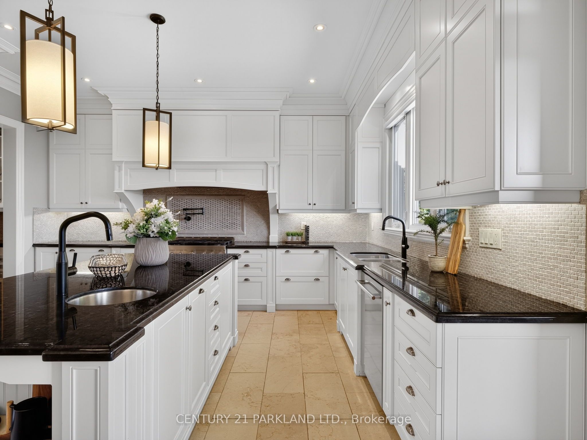 171 Oxford Street Property Photo 15