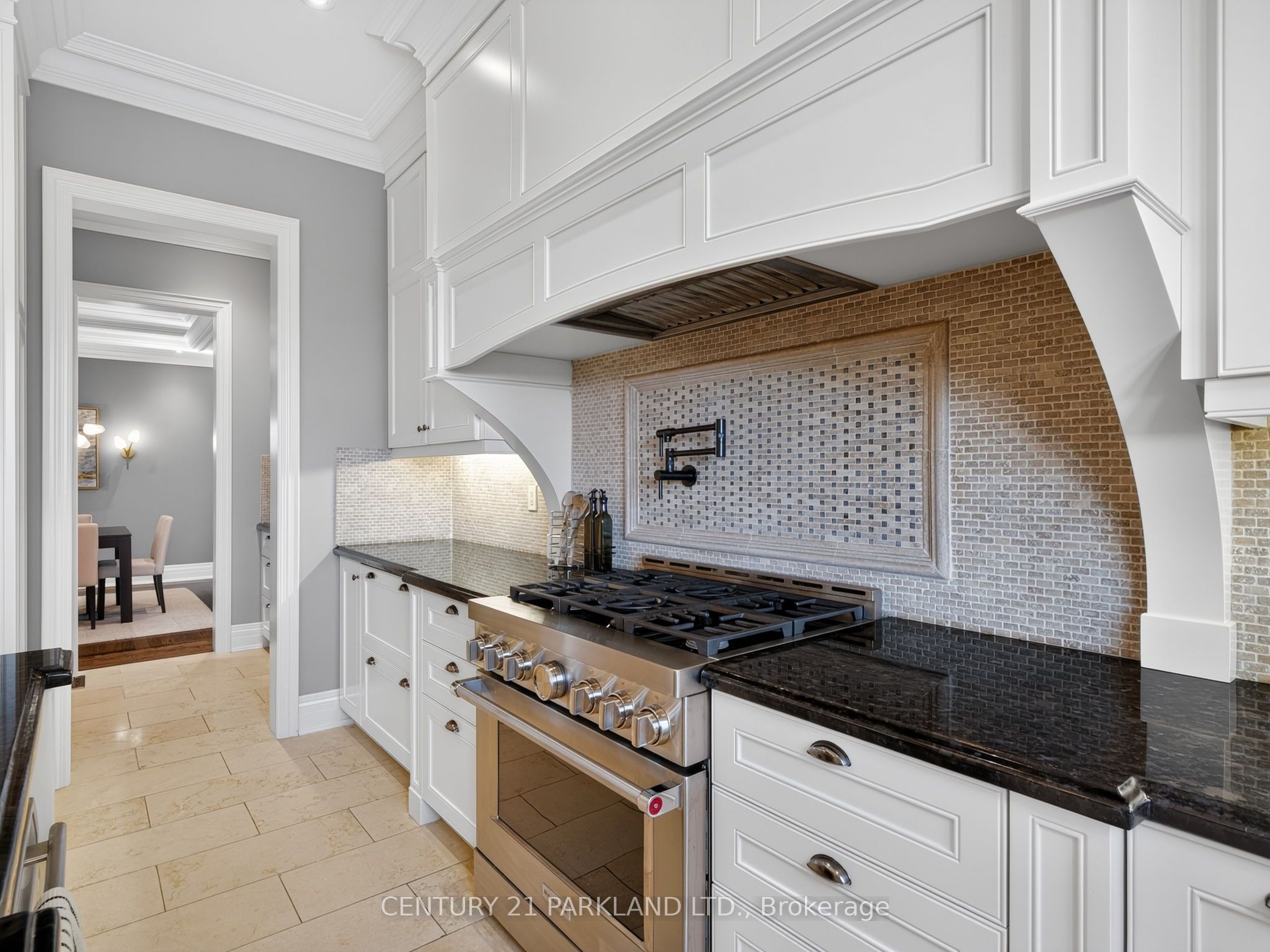 171 Oxford Street Property Photo 16