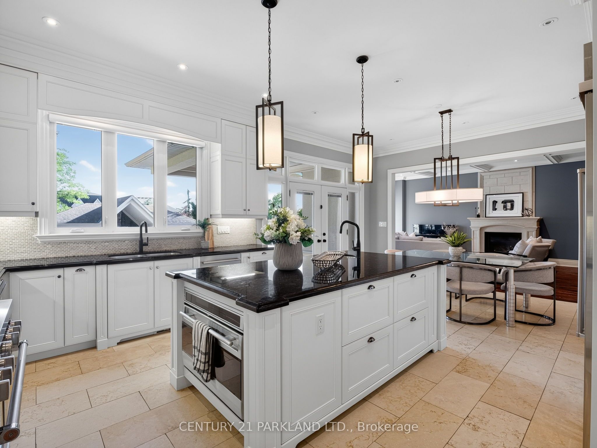 171 Oxford Street Property Photo 17