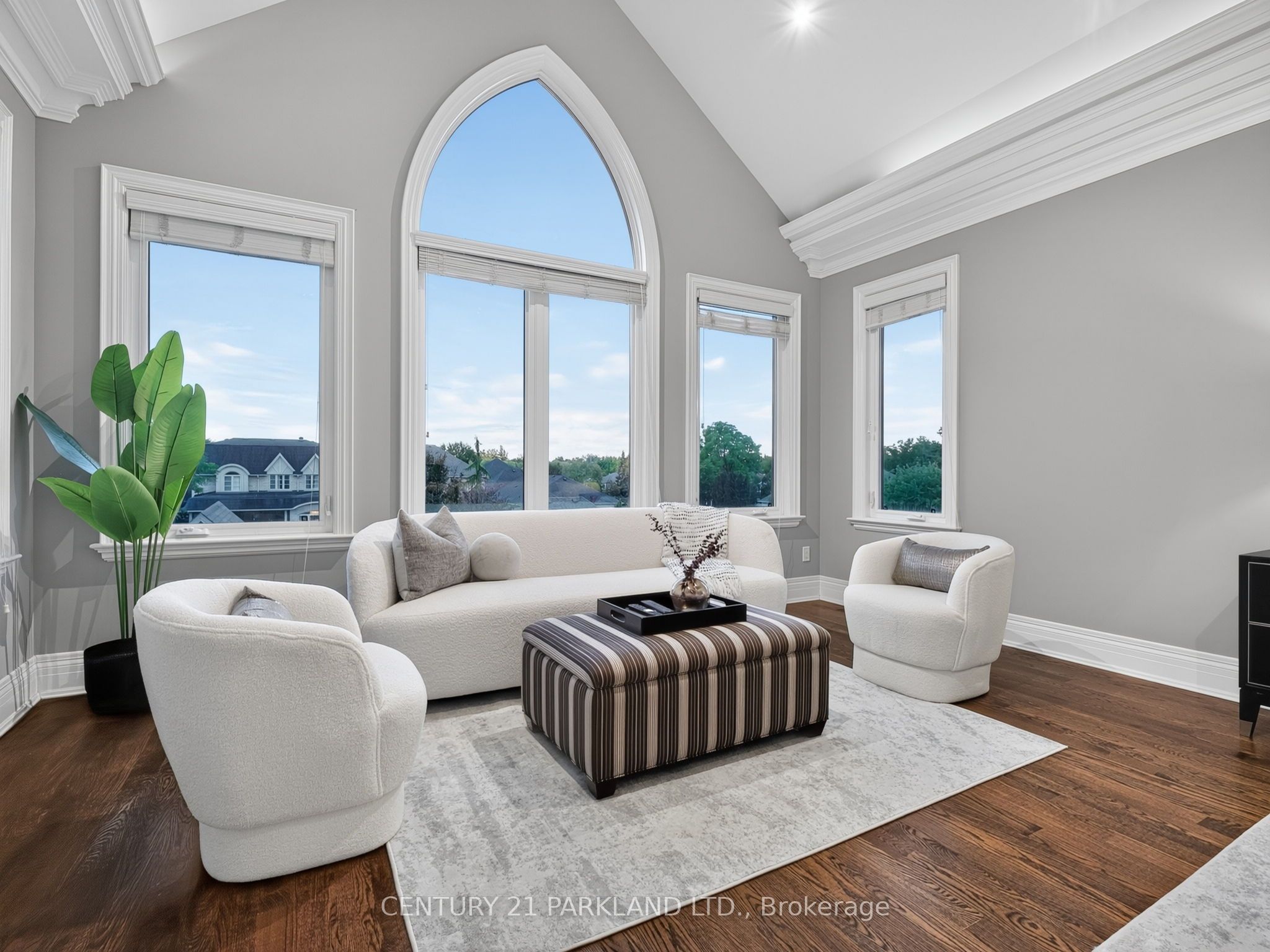 171 Oxford Street Property Photo 26