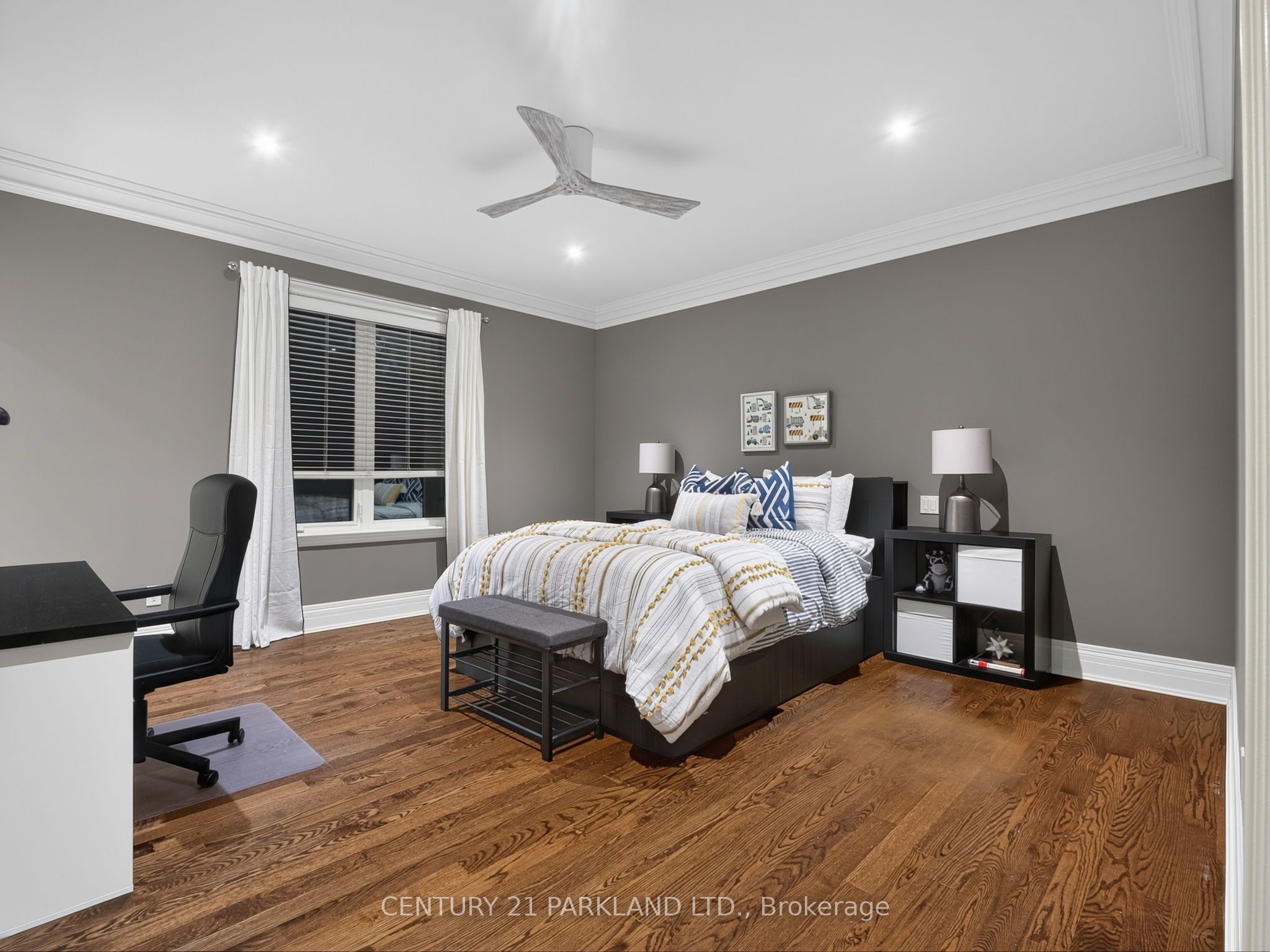 171 Oxford Street Property Photo 33