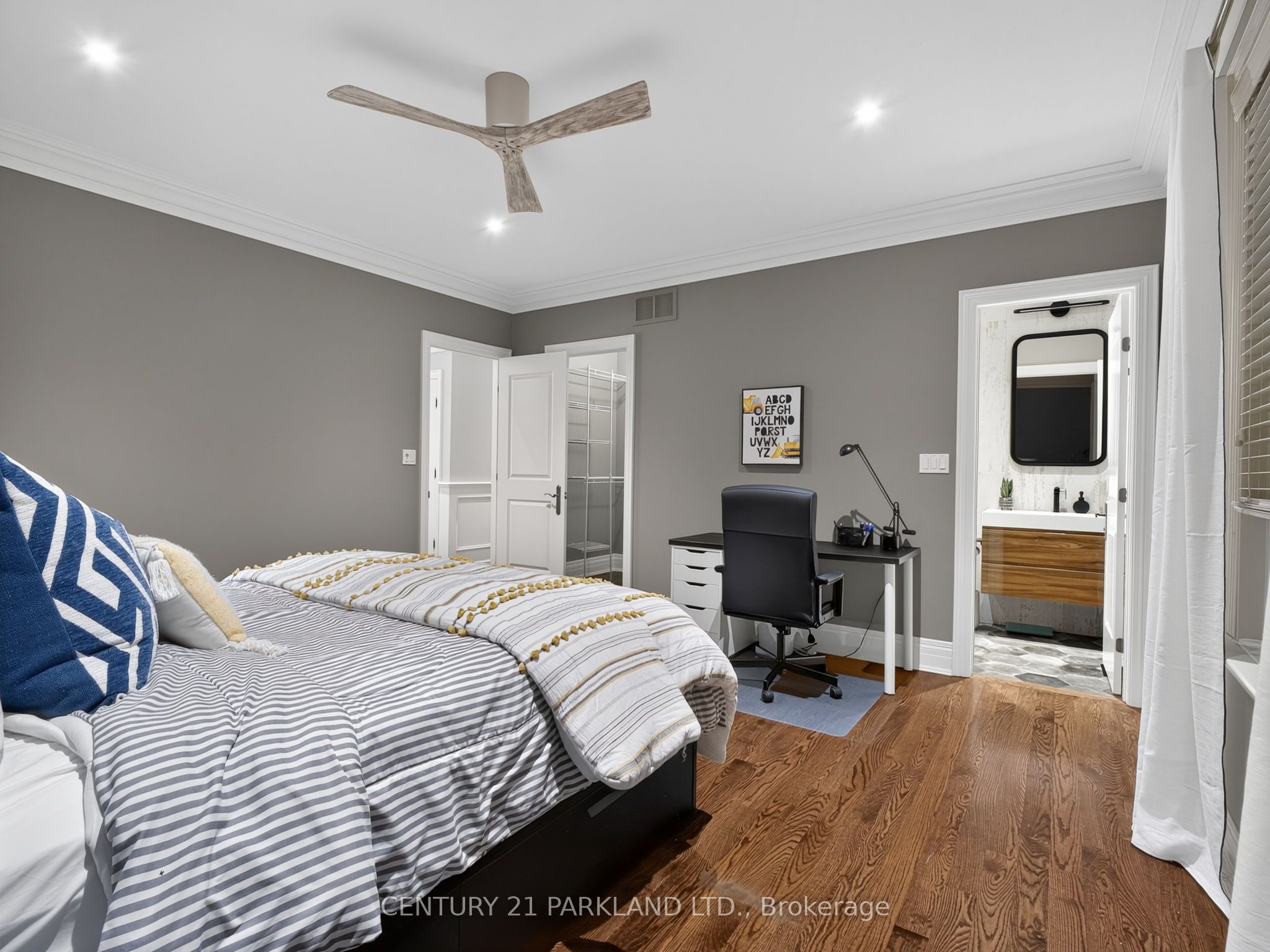 171 Oxford Street Property Photo 34