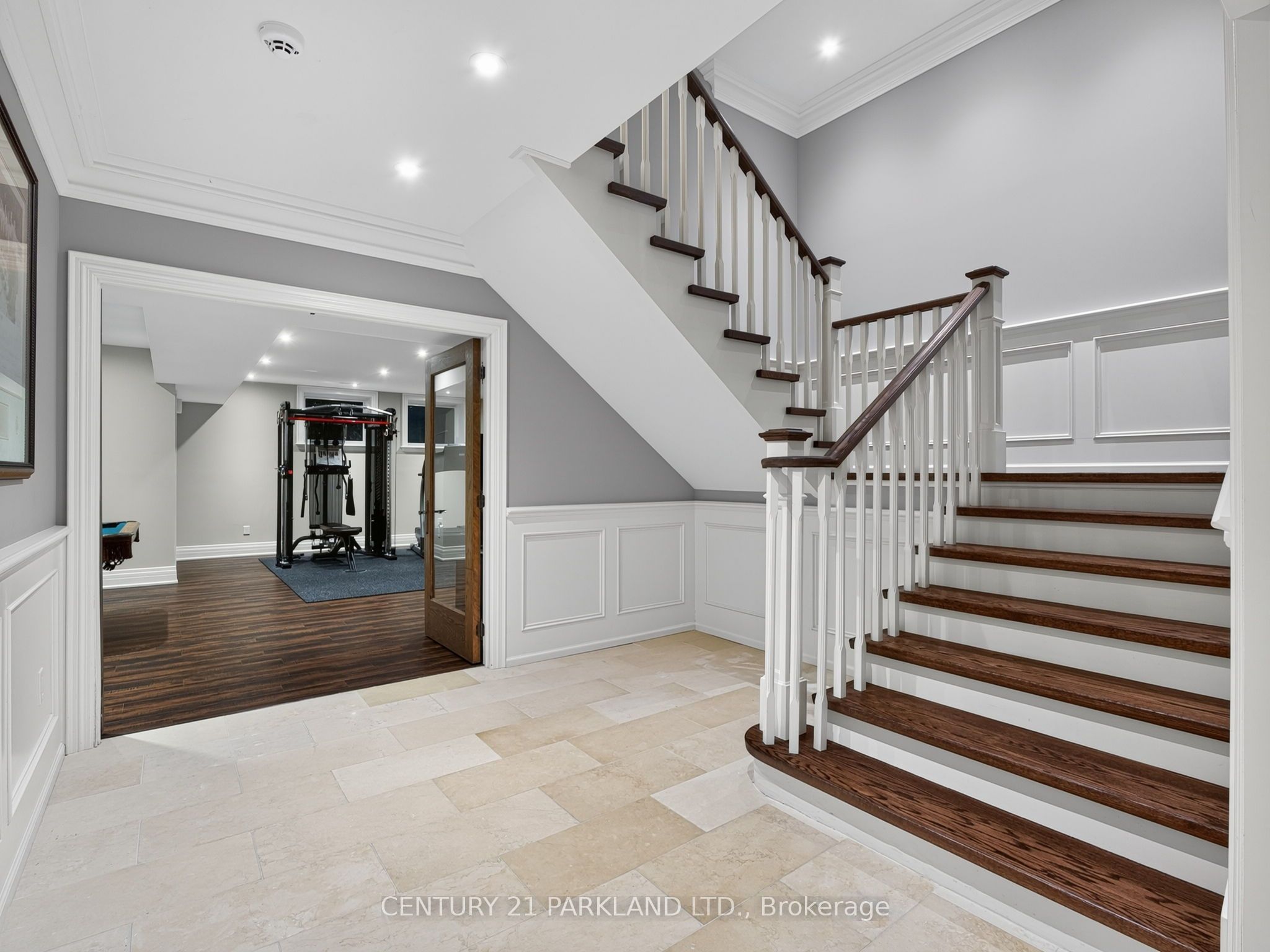 171 Oxford Street Property Photo 38