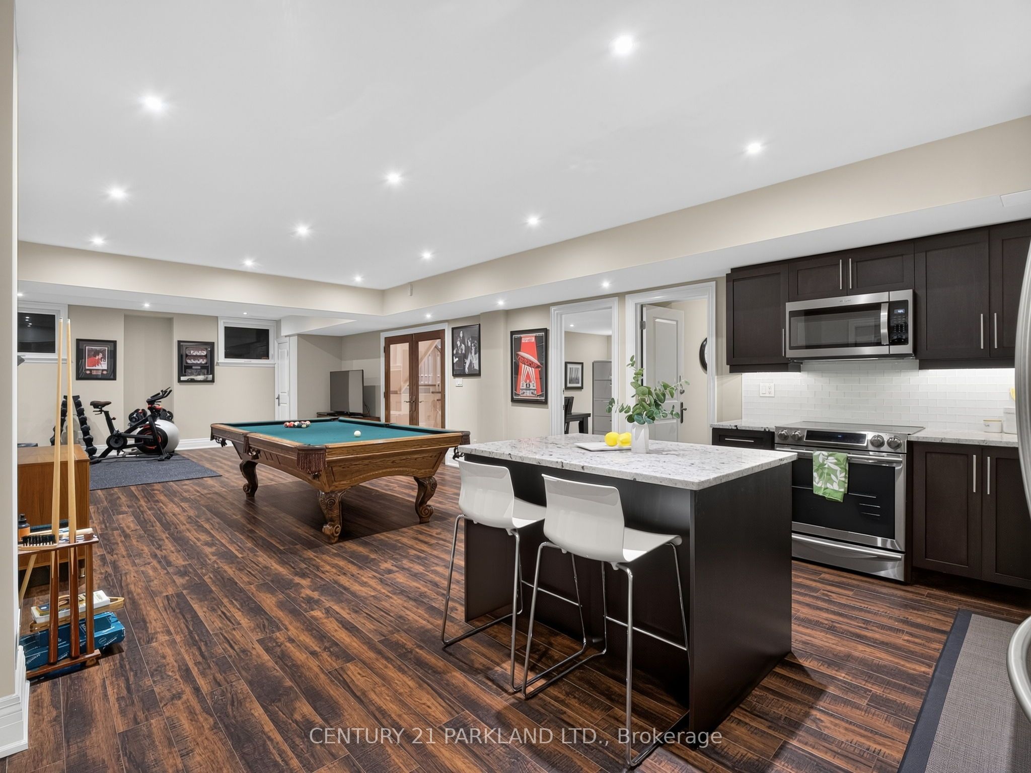 171 Oxford Street Property Photo 40