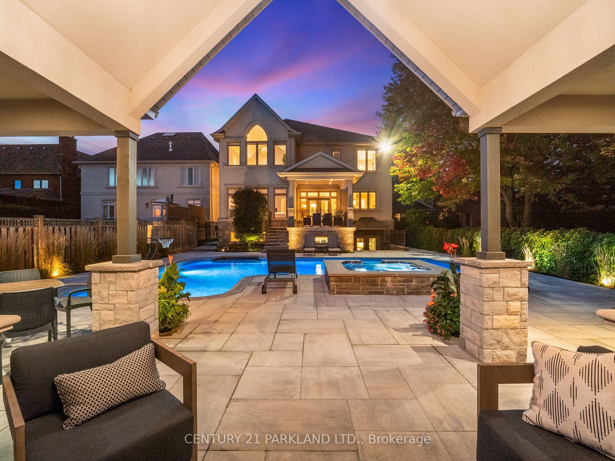 171 Oxford Street Property Photo 45