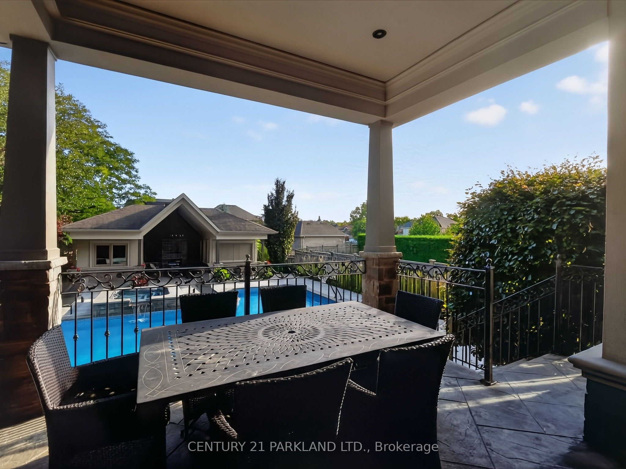 171 Oxford Street Property Photo 46