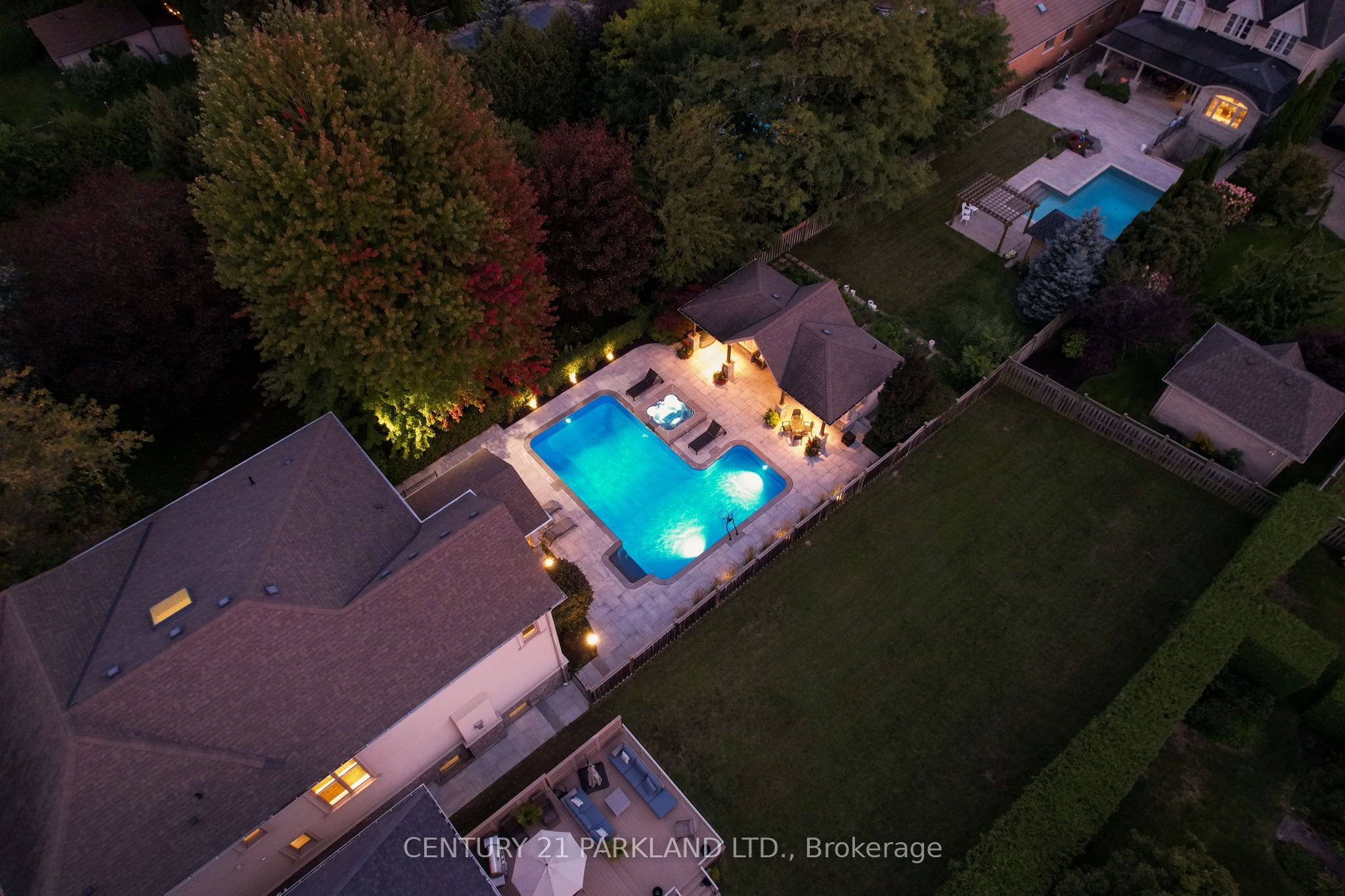 171 Oxford Street Property Photo 50
