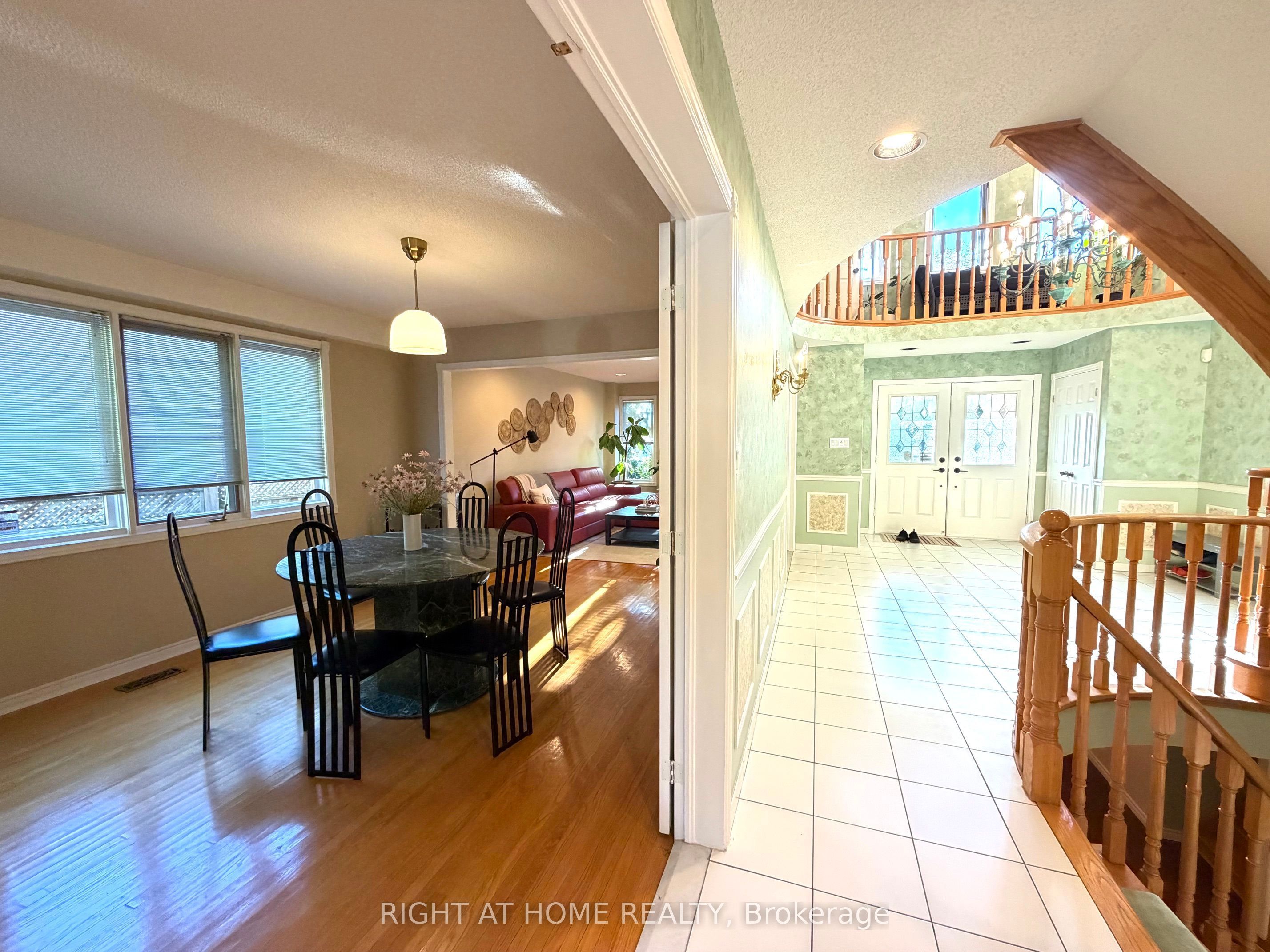 17 Piccadilly Road Property Photo 8