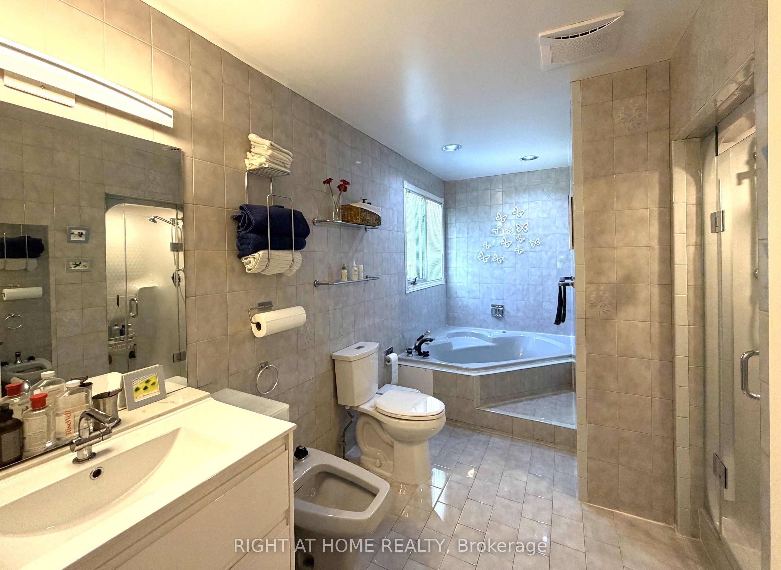 17 Piccadilly Road Property Photo 17
