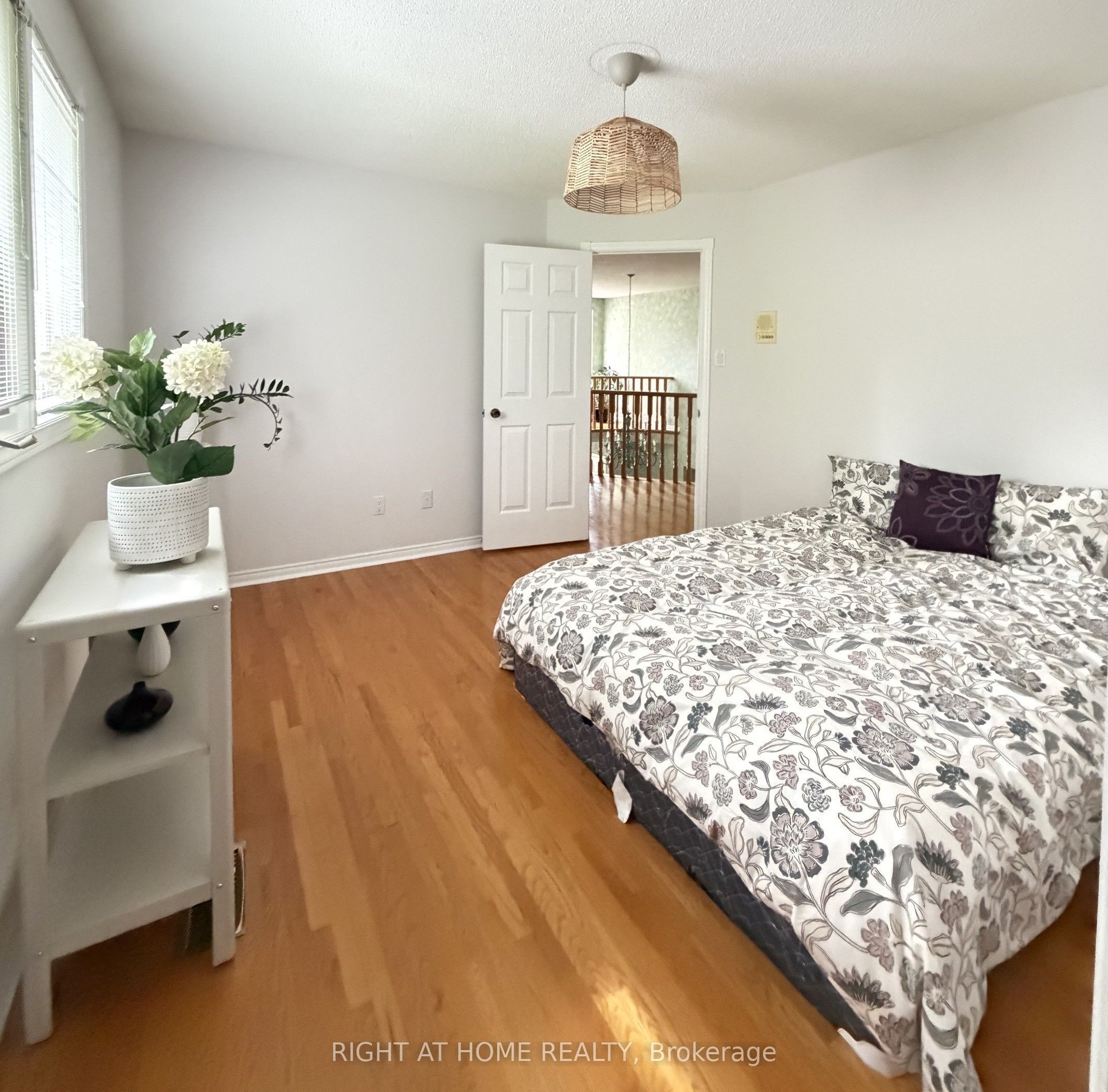 17 Piccadilly Road Property Photo 21