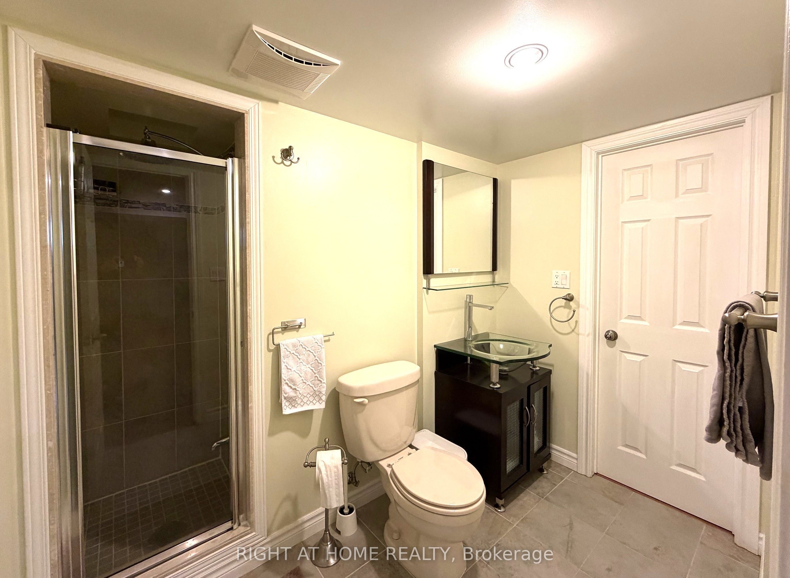 17 Piccadilly Road Property Photo 35