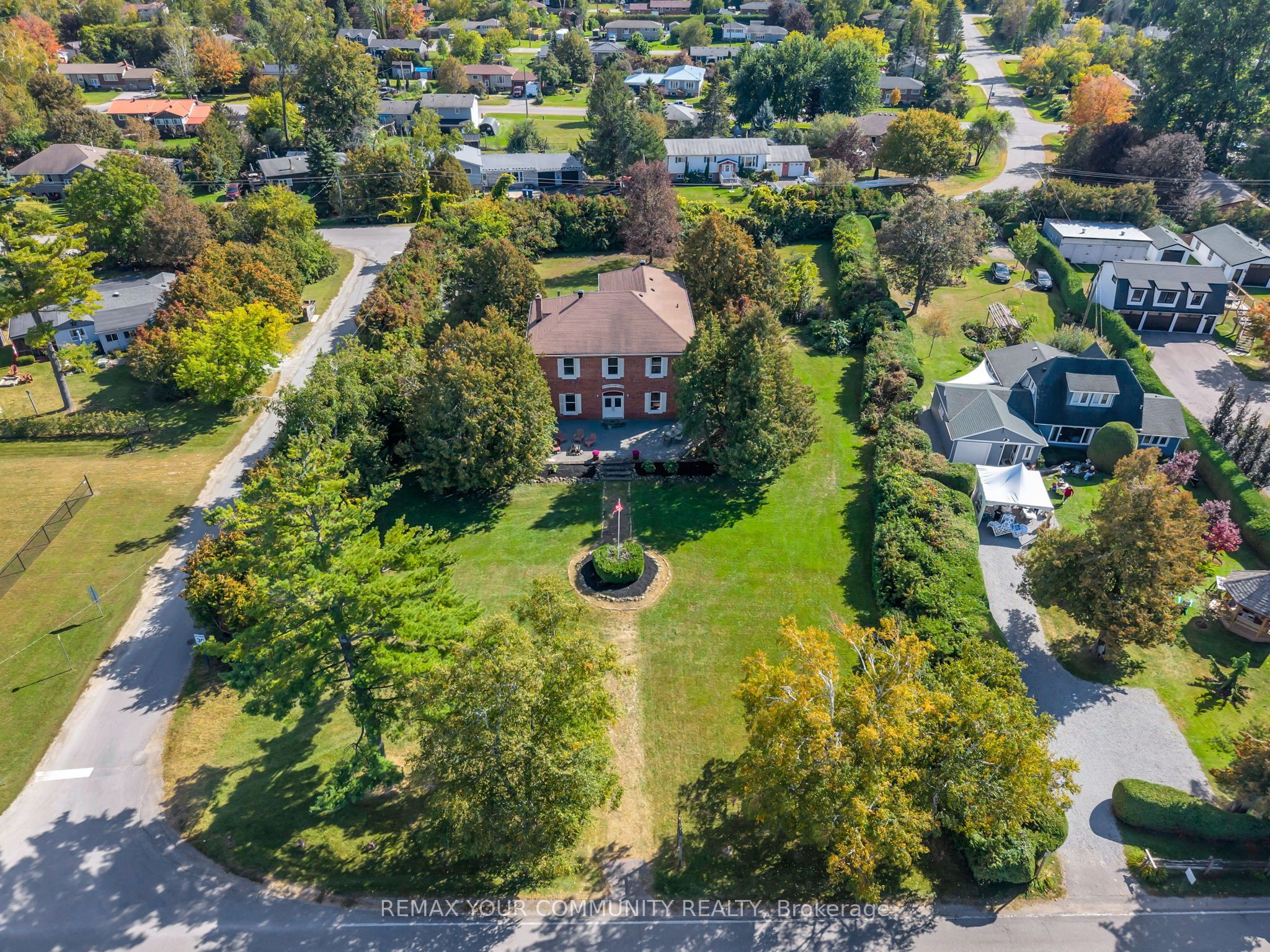 351 Hedge Road Property Photo 4