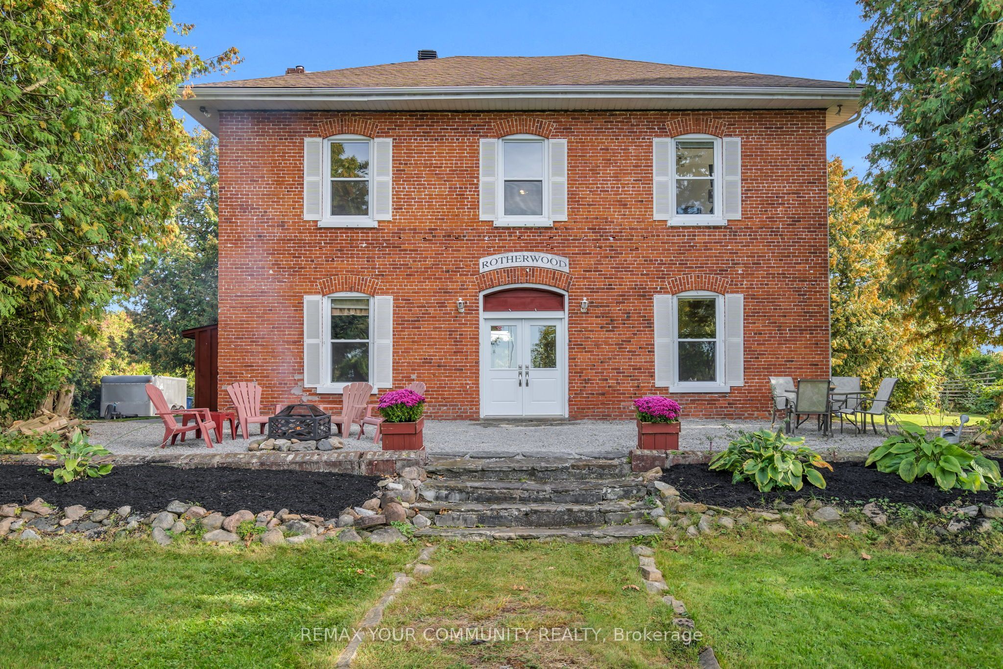 351 Hedge Road Property Photo 5