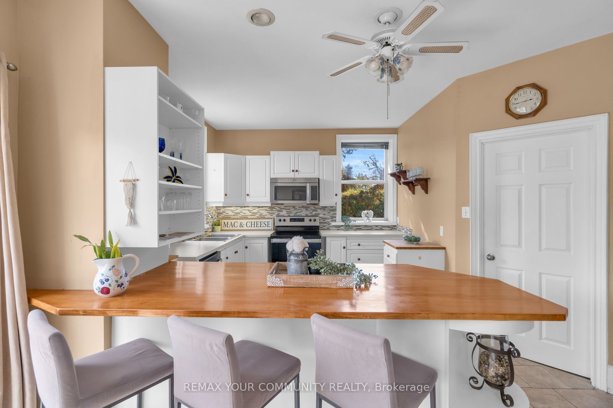 351 Hedge Road Property Photo 14