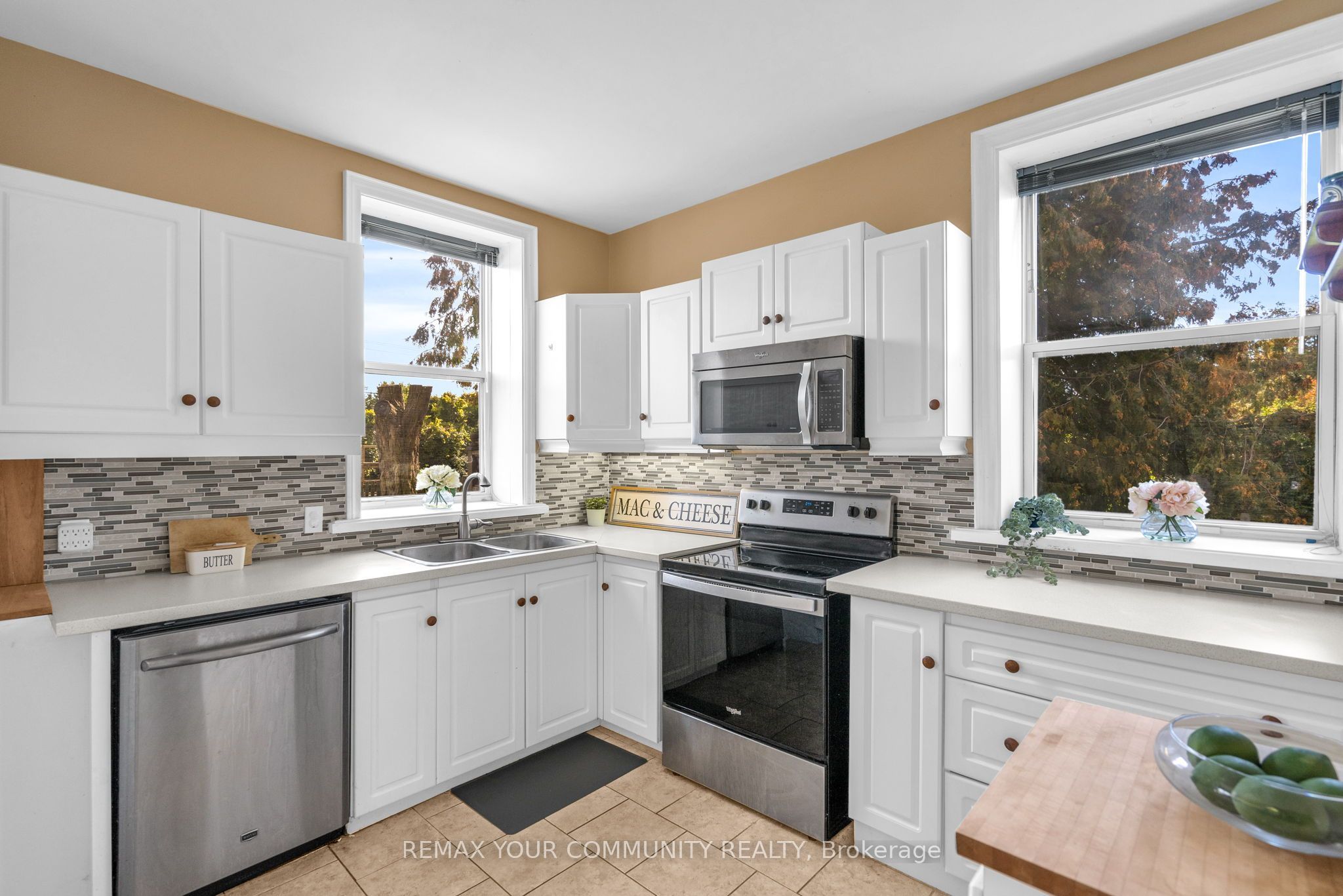 351 Hedge Road Property Photo 16