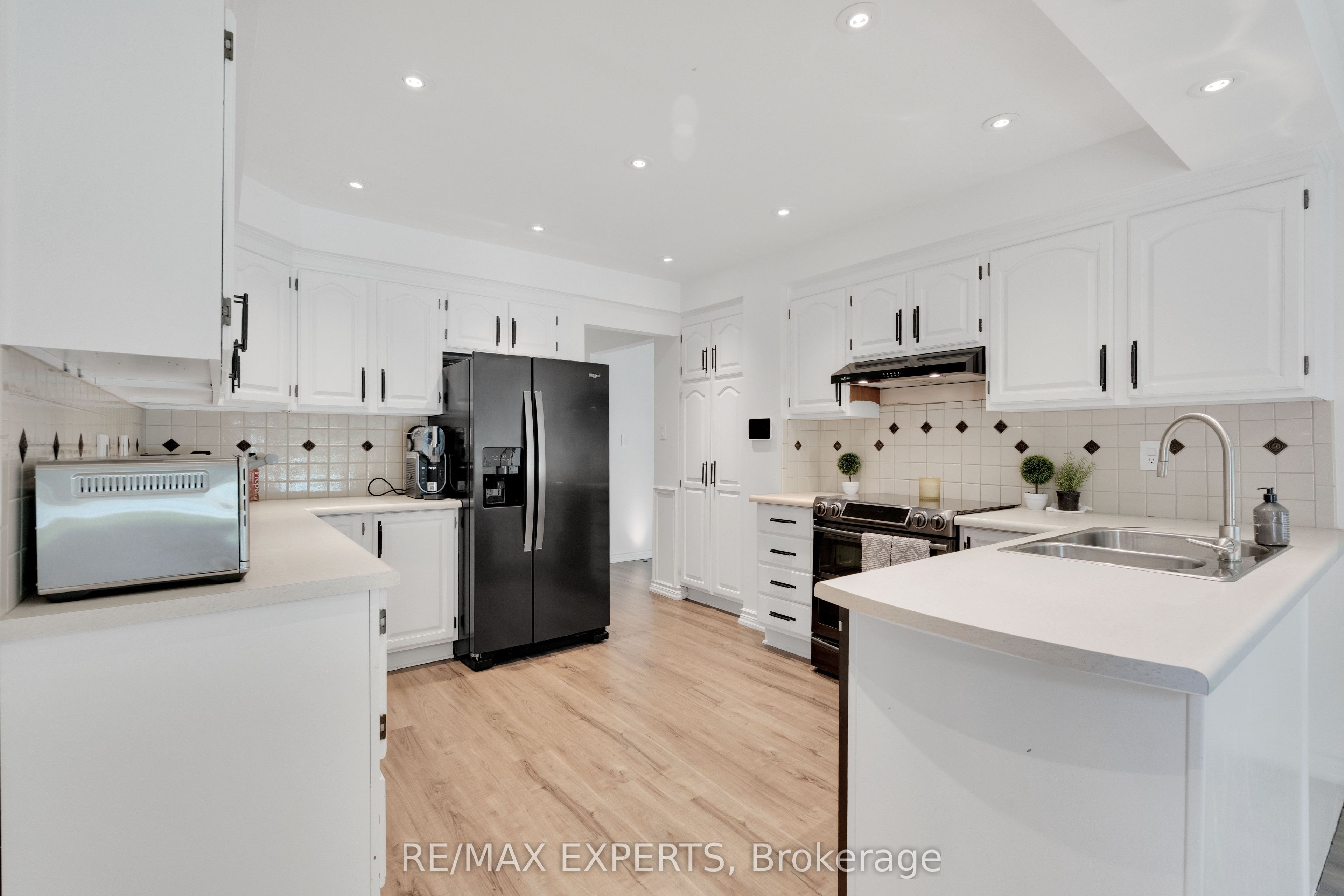 160 Burton Grove Property Photo 7