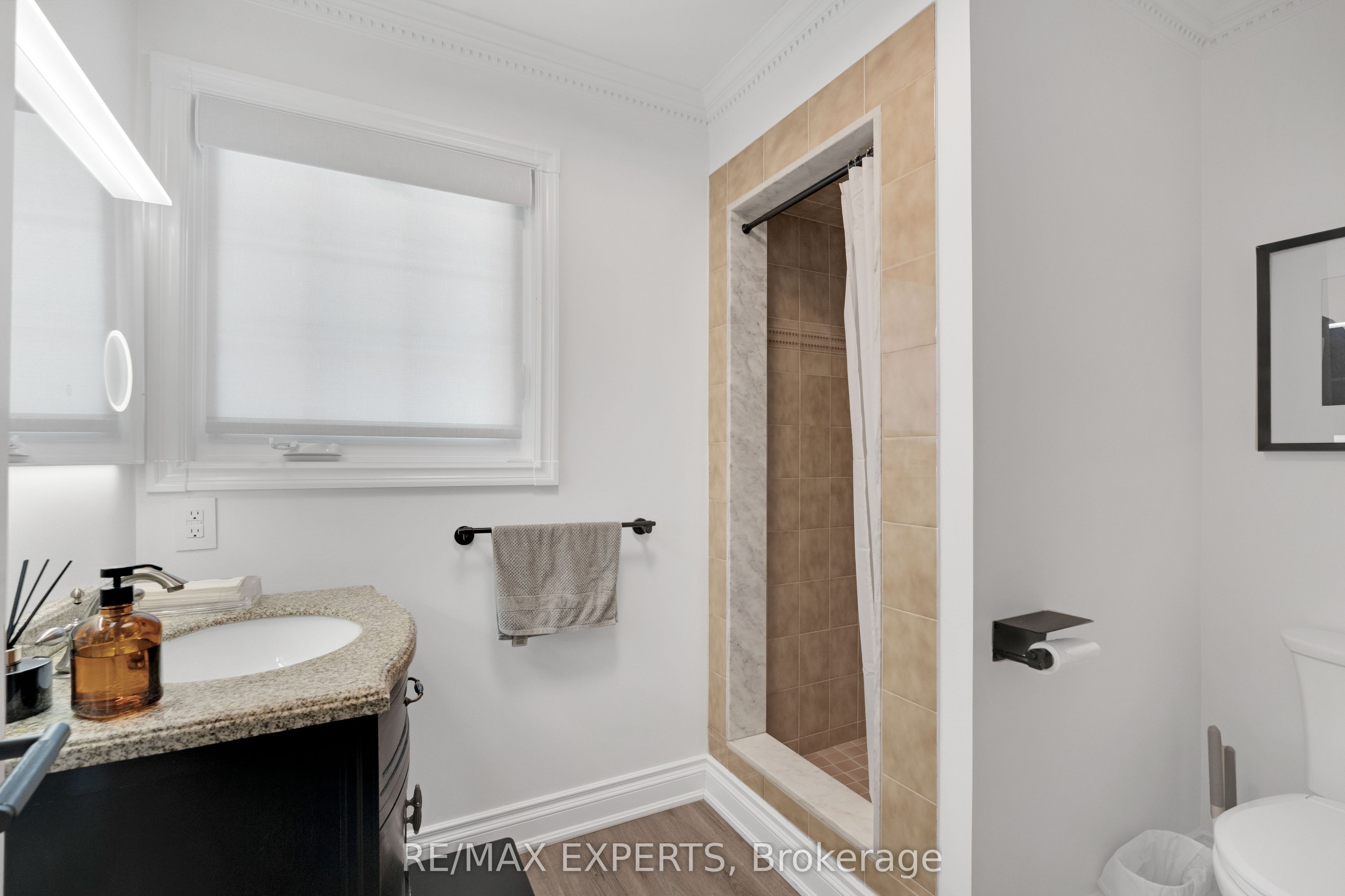 160 Burton Grove Property Photo 13