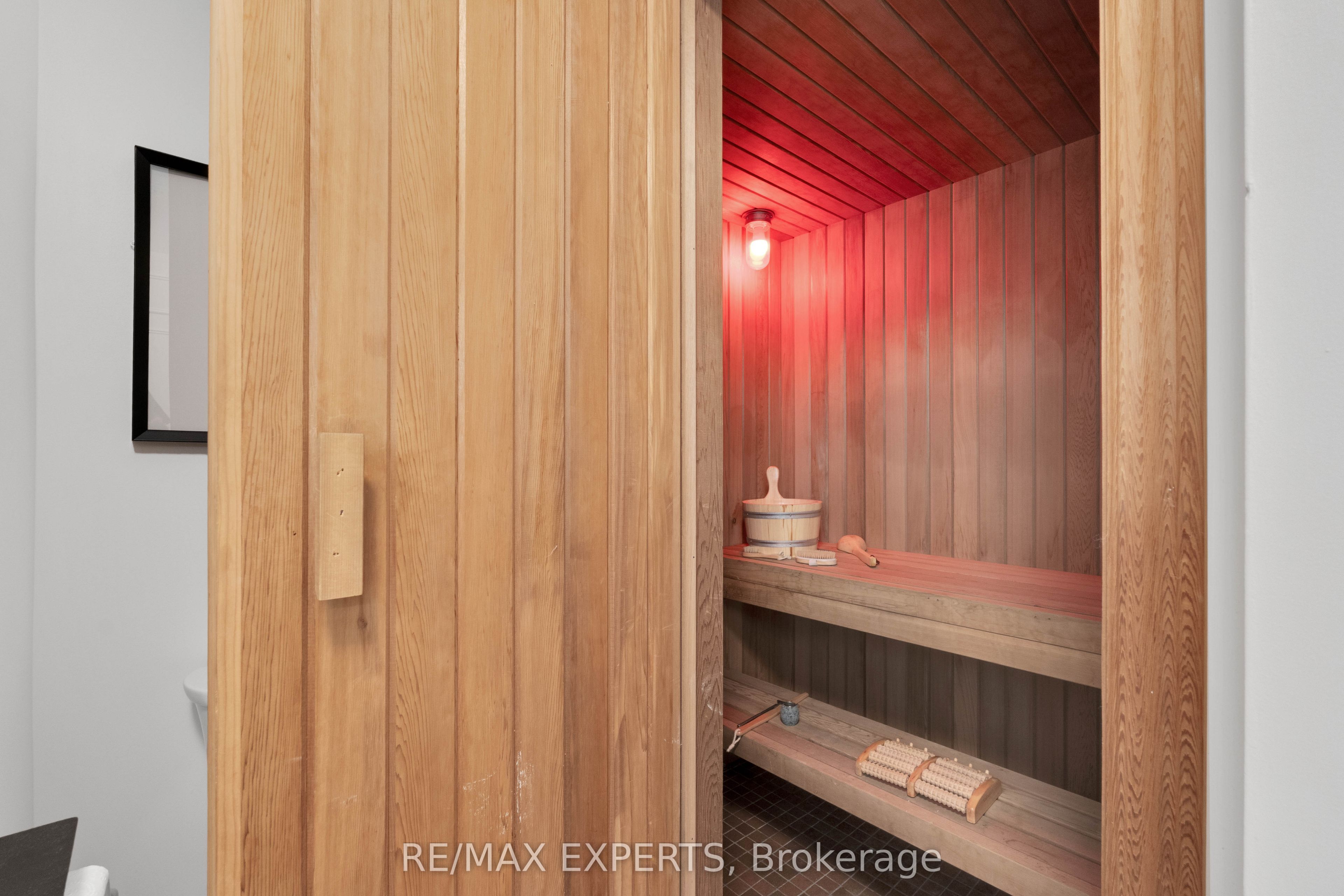 160 Burton Grove Property Photo 14