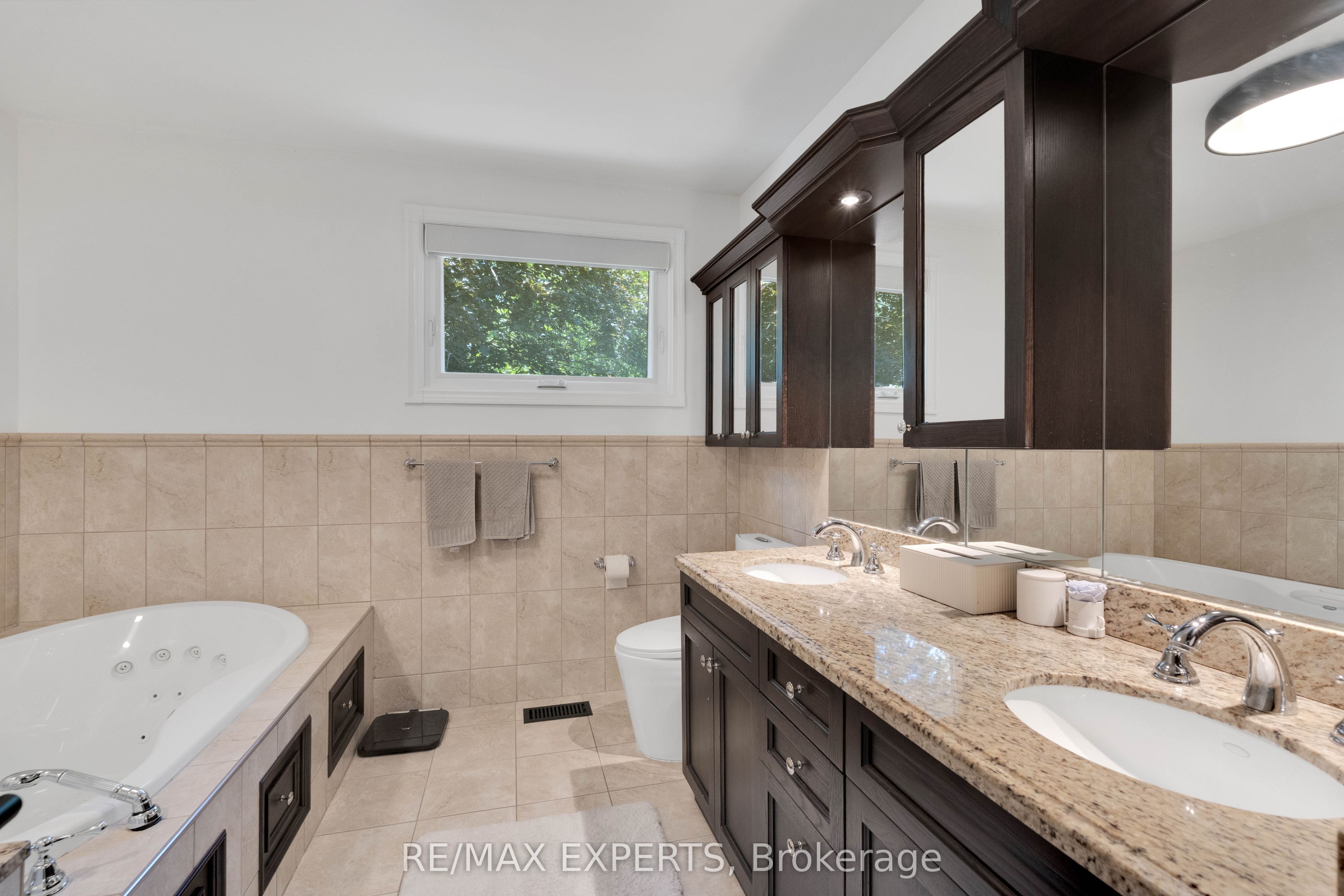 160 Burton Grove Property Photo 18