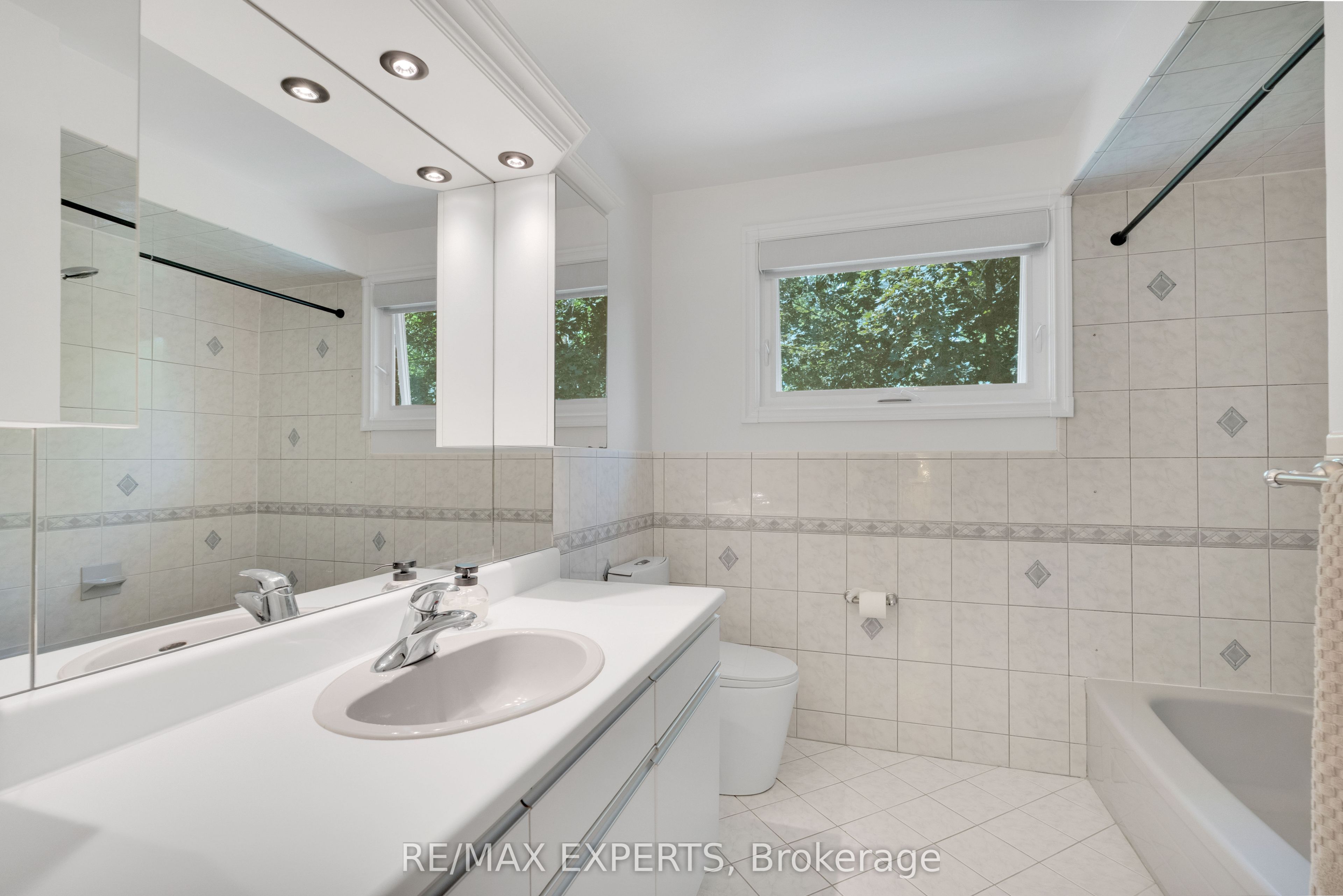 160 Burton Grove Property Photo 26