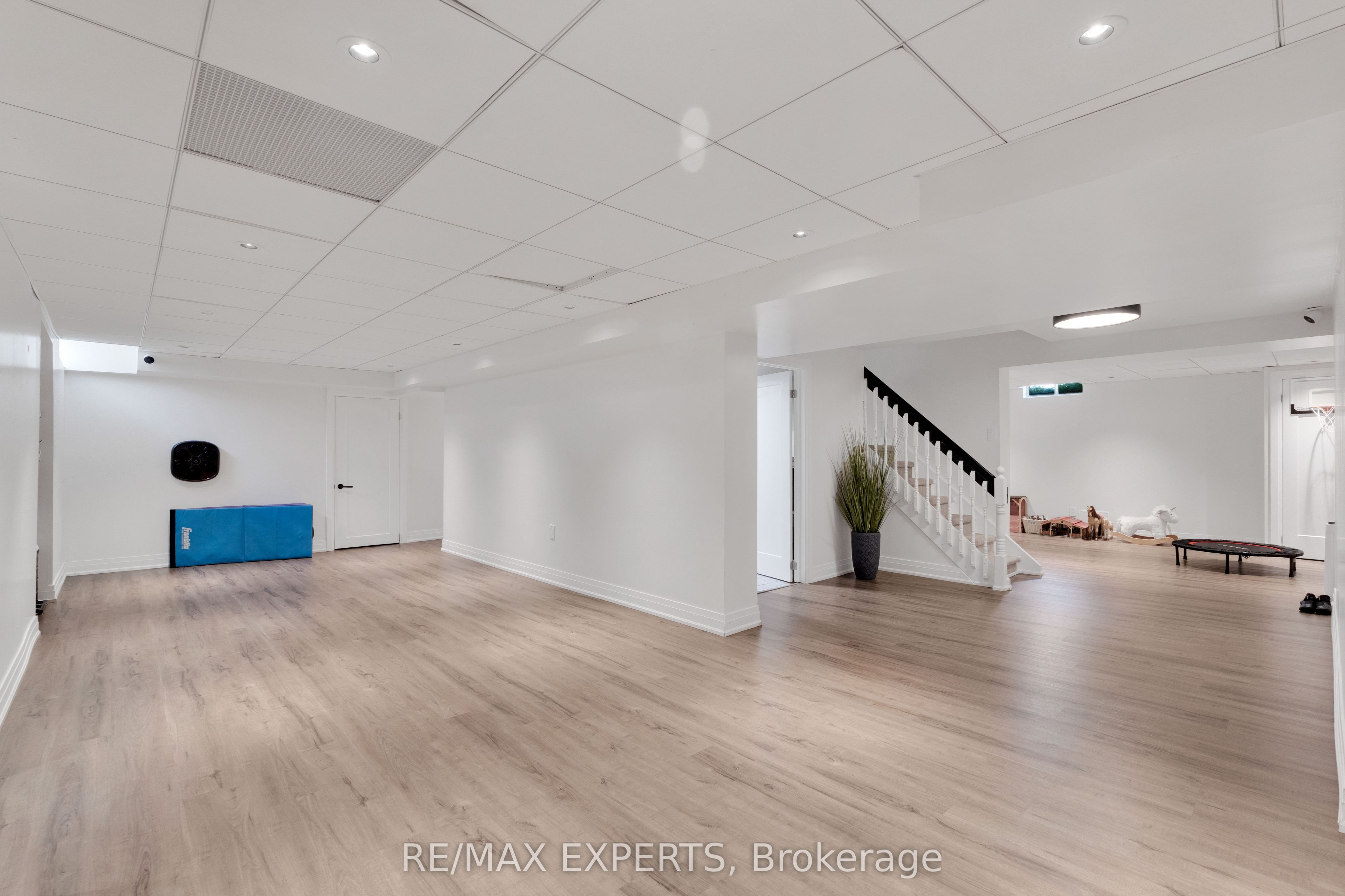 160 Burton Grove Property Photo 27