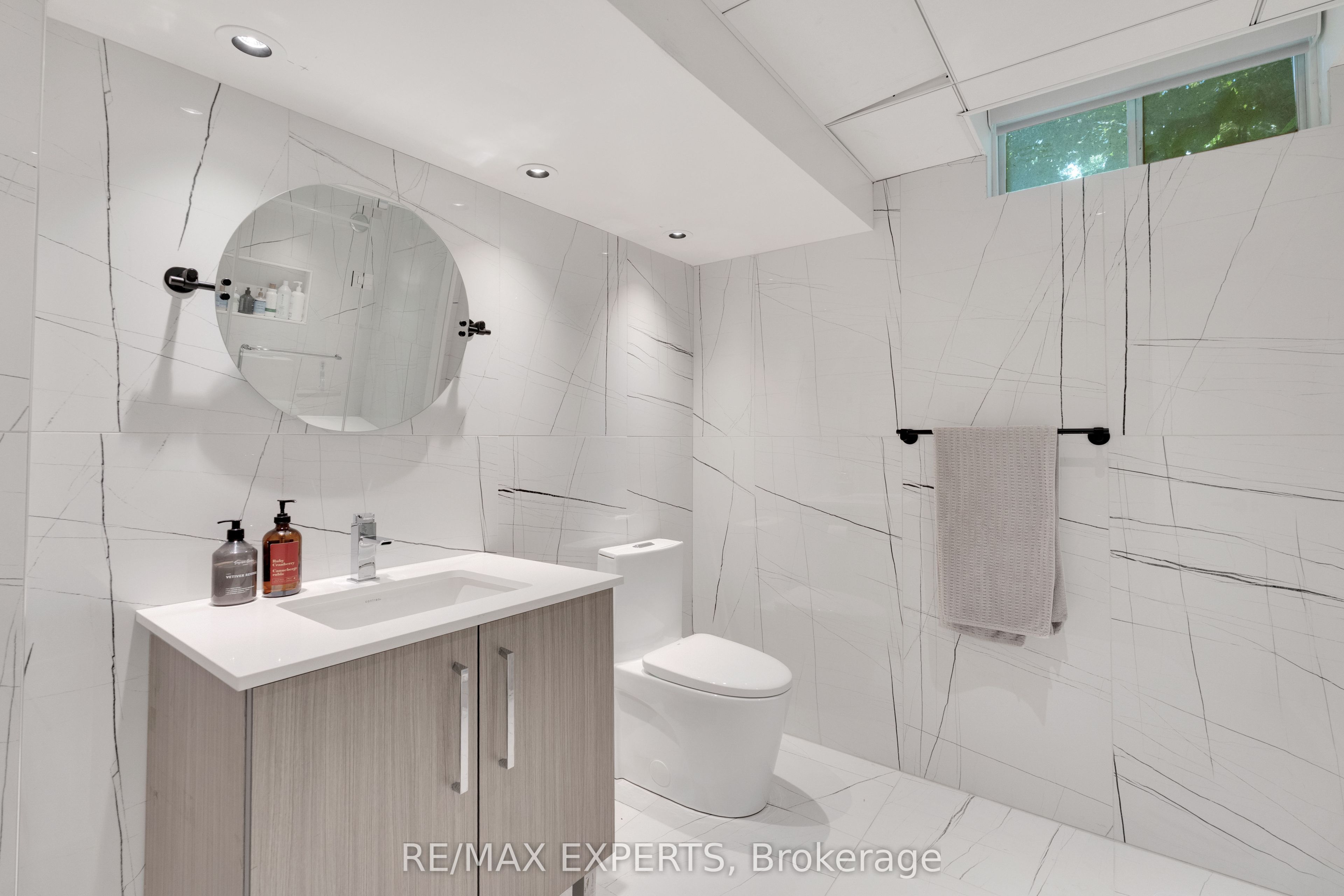 160 Burton Grove Property Photo 30