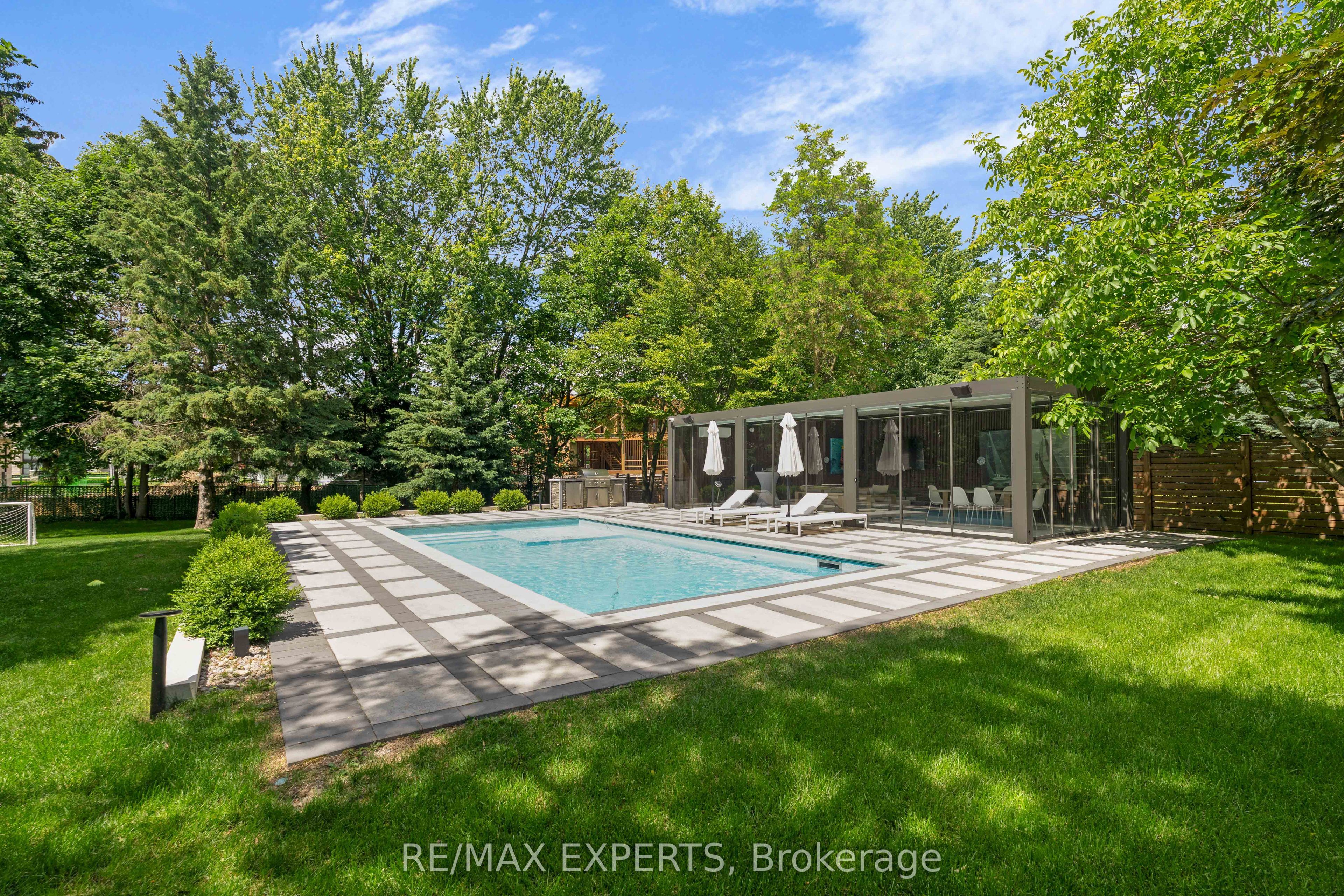 160 Burton Grove Property Photo 35