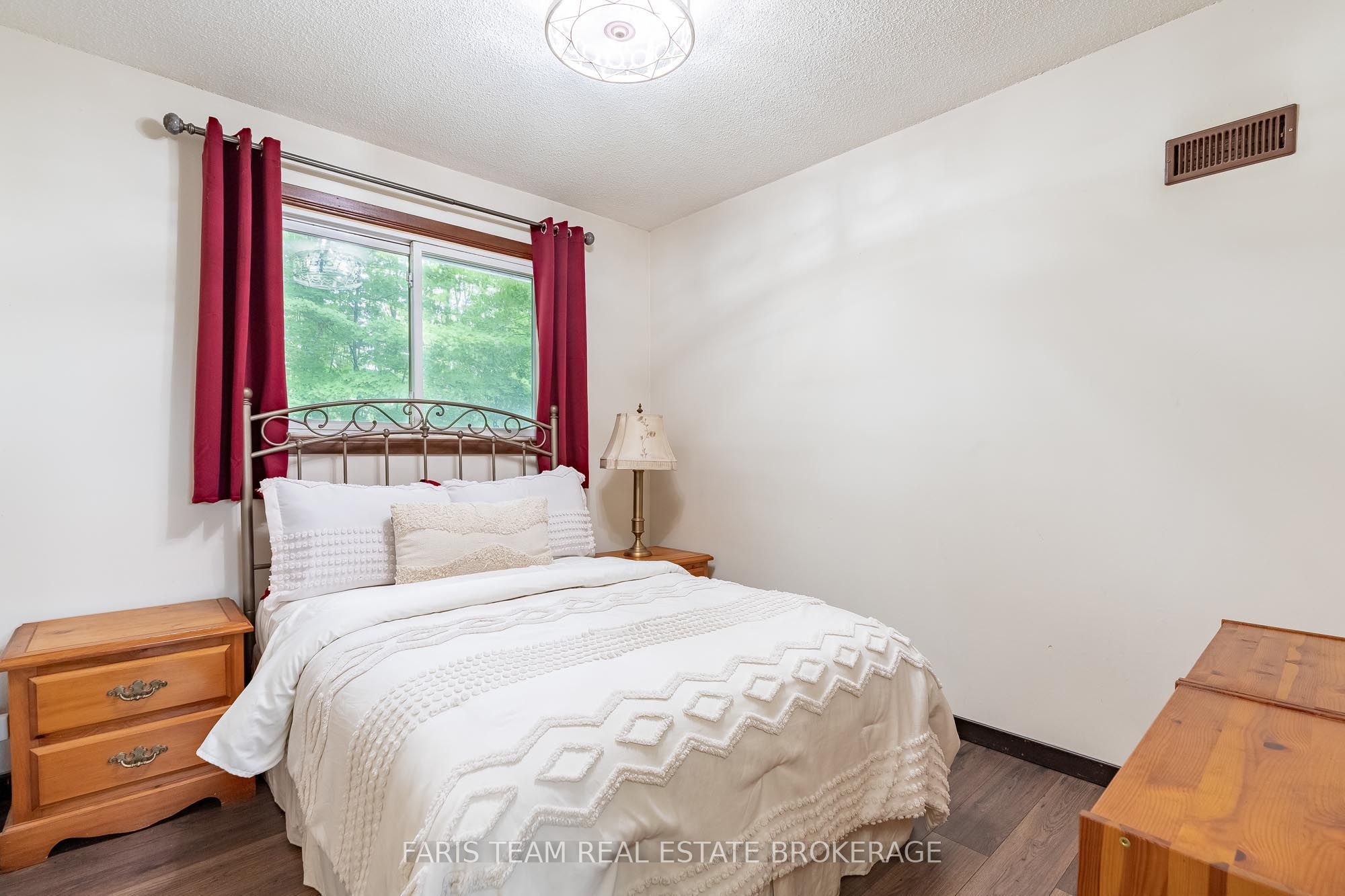 3114 Innisfil Beach Road Property Photo 18