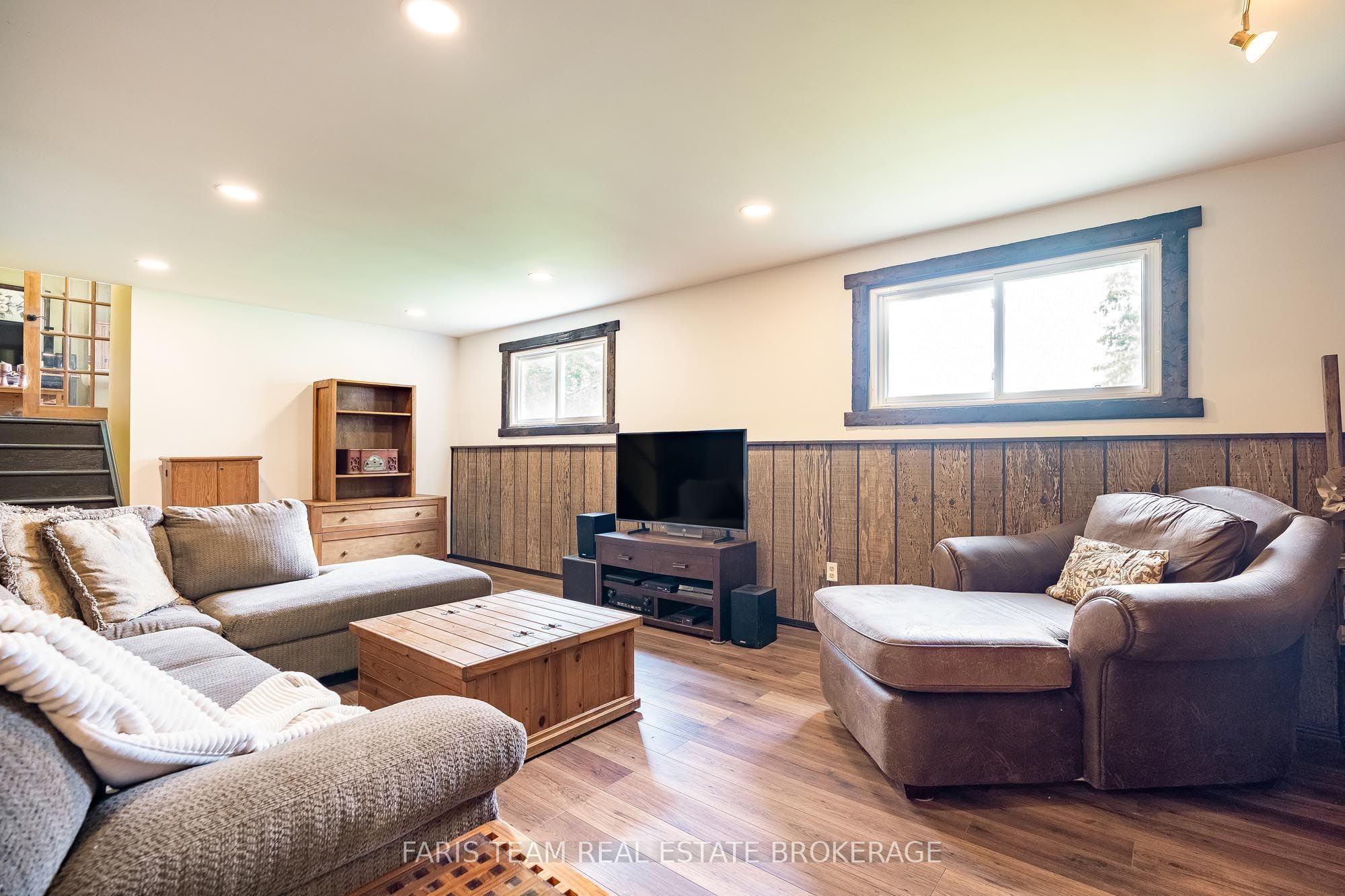 3114 Innisfil Beach Road Property Photo 24