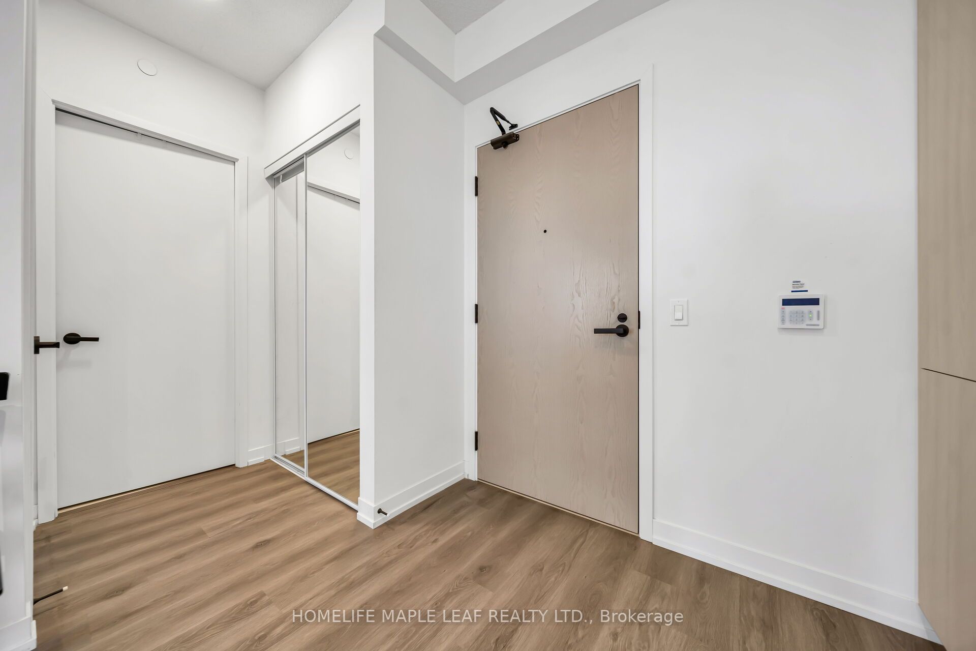 225 Commerce Street 2211 Property Photo 11